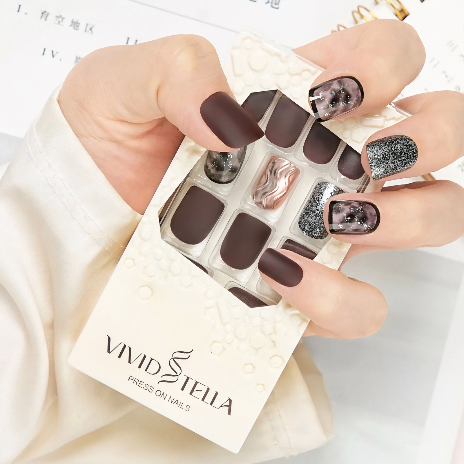 【1セット600円】穿戴ネイル 全20デザイン／1款30枚入り（12サイズ）