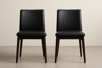 Sæt af 2 spisestole i sort kunstlæder med træben-Decosuave