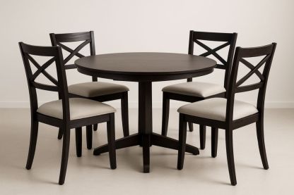 Rundt spisebord og 4 stole i træ med polstrede sæder-Decosuave