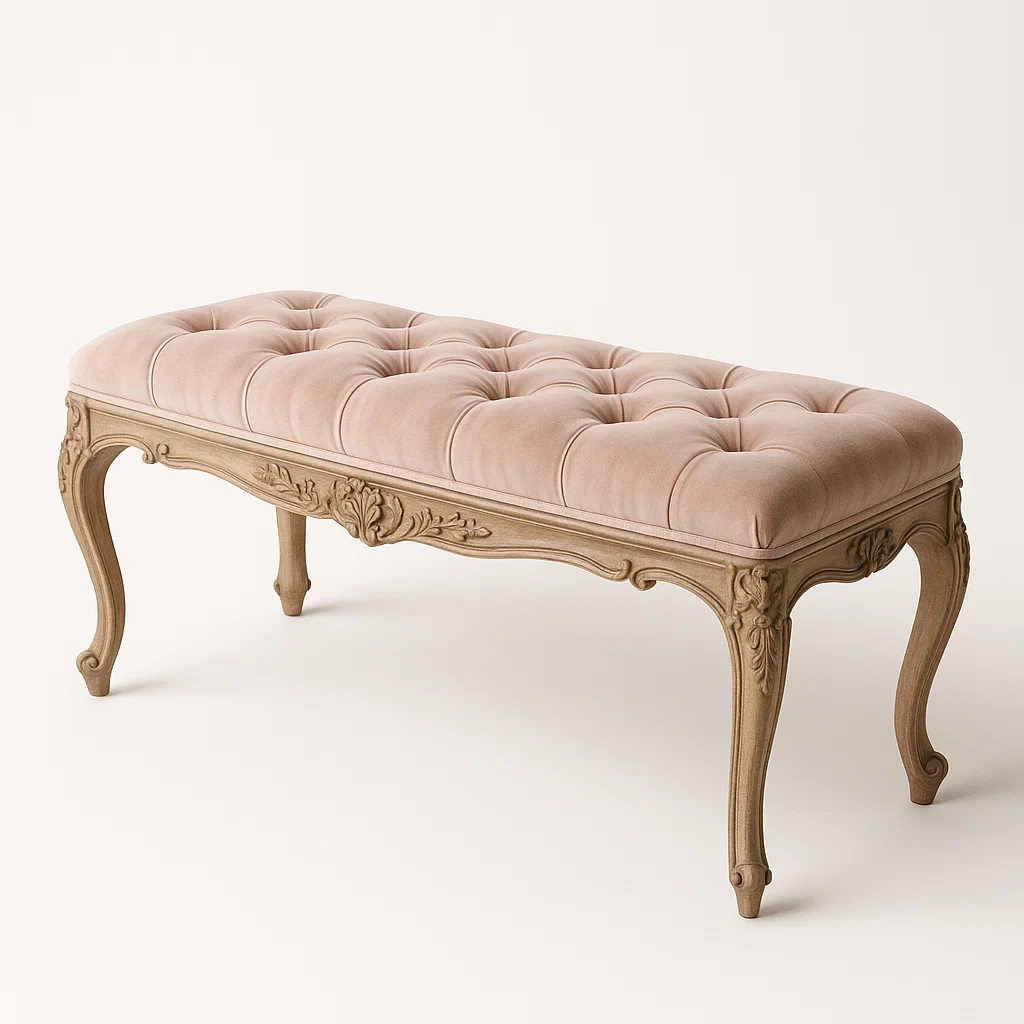 Sängbänk sammet taupe med snidade trädetaljer