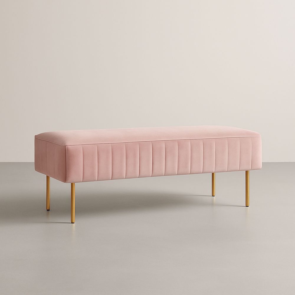 Rektangulær bænk i lyserød fløjl med guldfarvede metalben-decovivapt