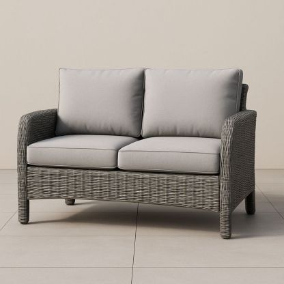 To-personers sofa i grå rattan med polyesterhynder-decovivapt