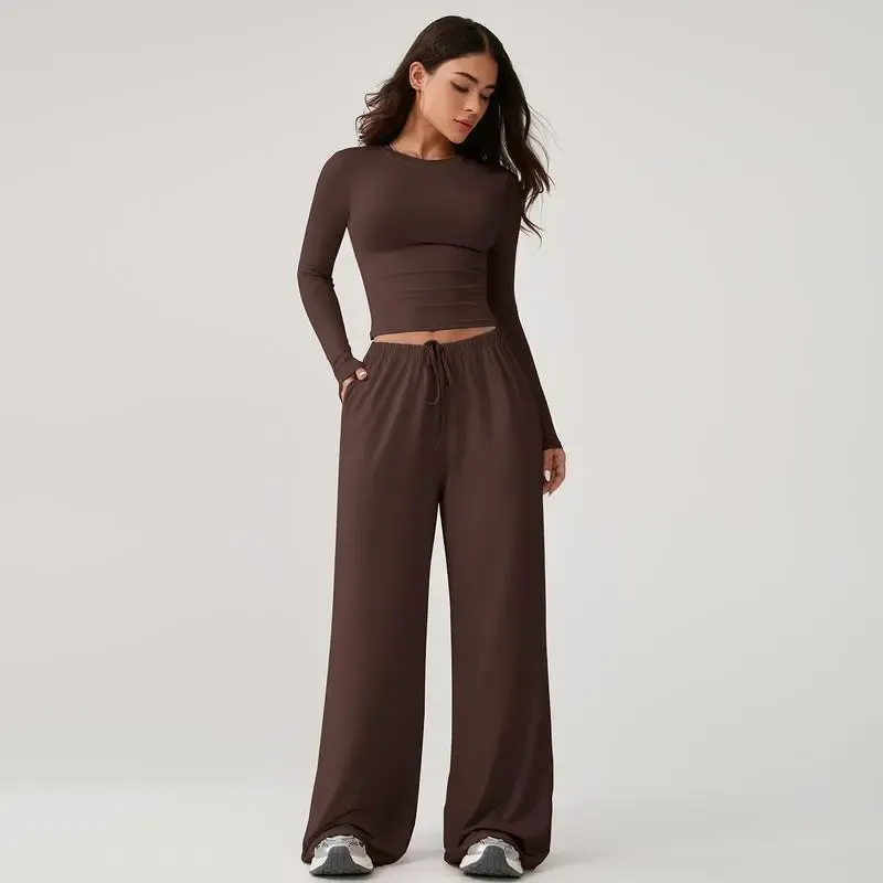 Women's long-sleeved top and wide-leg pants suit