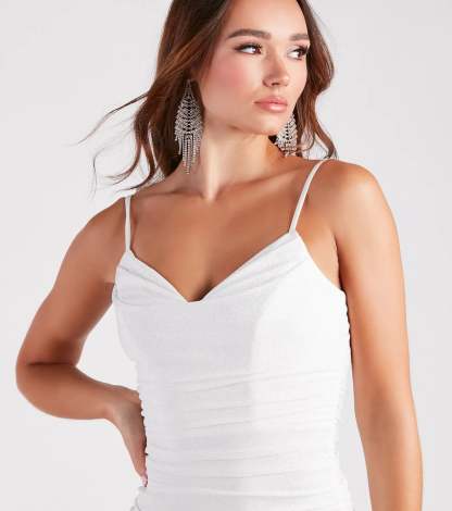 Bring high-impact style to your nightlife in the Elsa Glitter V-Neck Party Dress, a bold off-white club dress made for dancing, parties, and unforgettable nights.