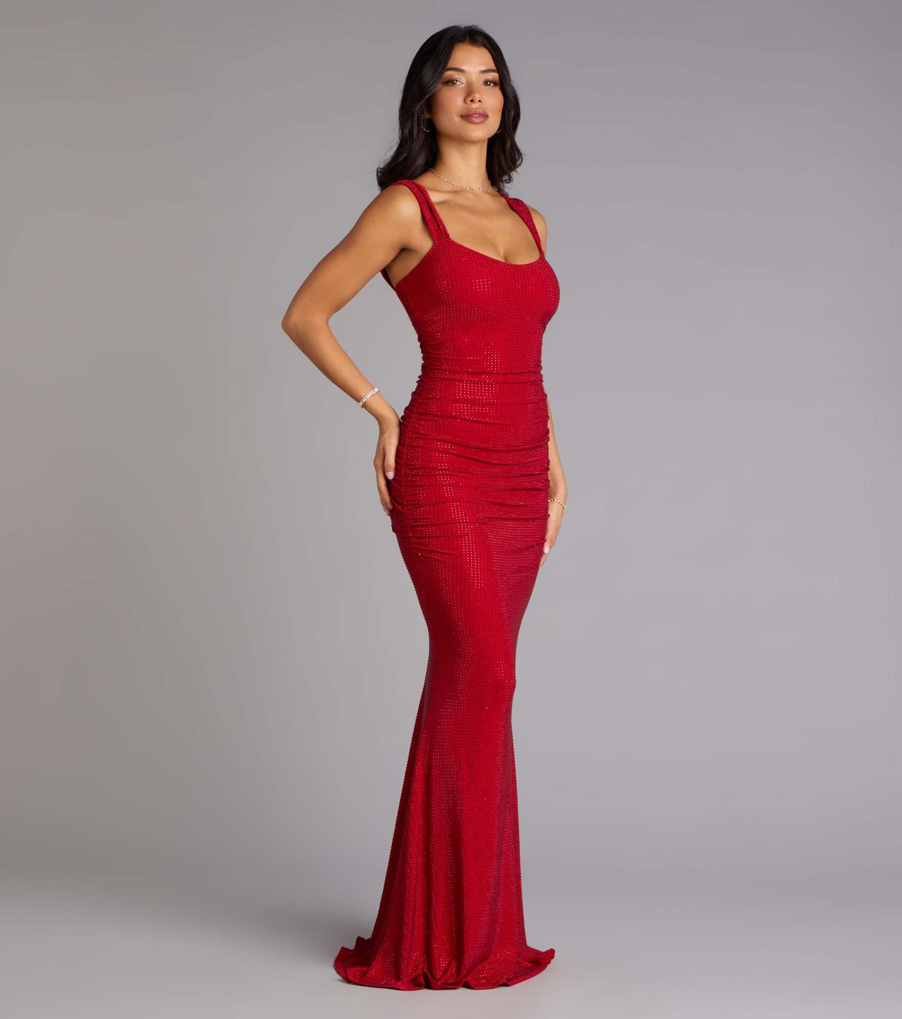 The Kaylie Rhinestone Mermaid Formal Dress is your new go-to Windsor dress—effortless, versatile, and made to create a formal look for Prom 2026, weddings, or college formals in seconds.