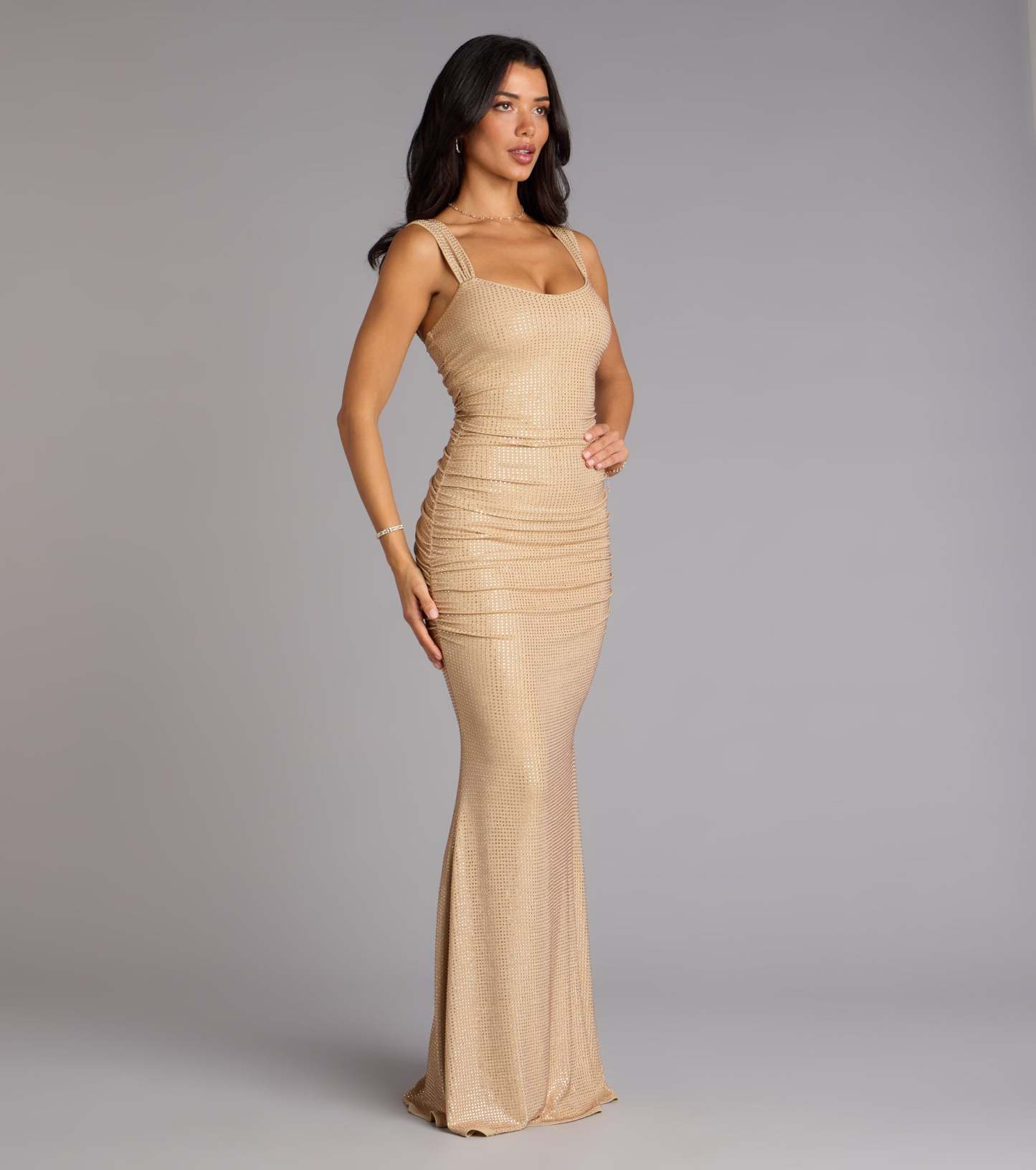 The Kaylie Rhinestone Mermaid Formal Dress is your new go-to Windsor dress—effortless, versatile, and made to create a formal look for Prom 2026, weddings, or college formals in seconds.