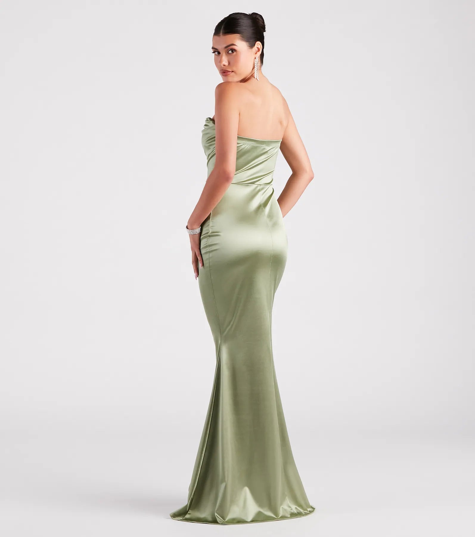 Feel ready for every dance floor moment or feed-worthy reel in the Priscilla Formal Satin Strapless Mermaid Dress, a sage green homecoming dress designed to own your moment.