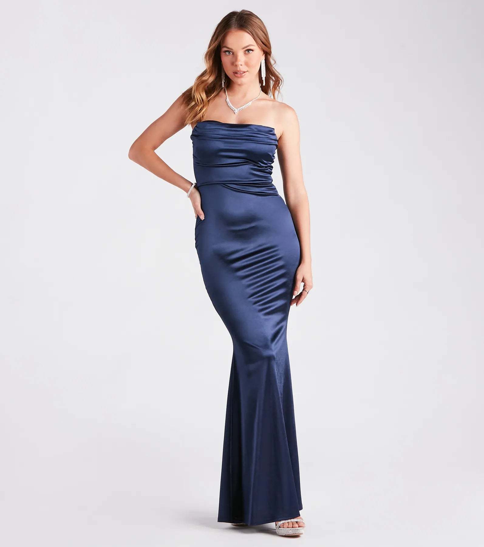 Feel polished and confident in the Priscilla Formal Satin Strapless Mermaid Dress, a navy blue prom dress designed with luxe fabric and modern detail that shows off your vibe.