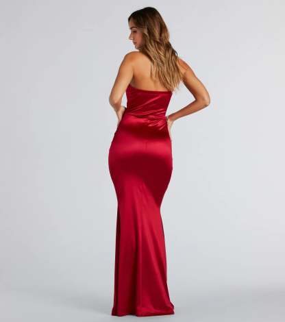 Own your moment in the Priscilla Formal Satin Strapless Mermaid Dressin red, a standout 2026 Prom Dress that captures all the glam and energy of the night.
