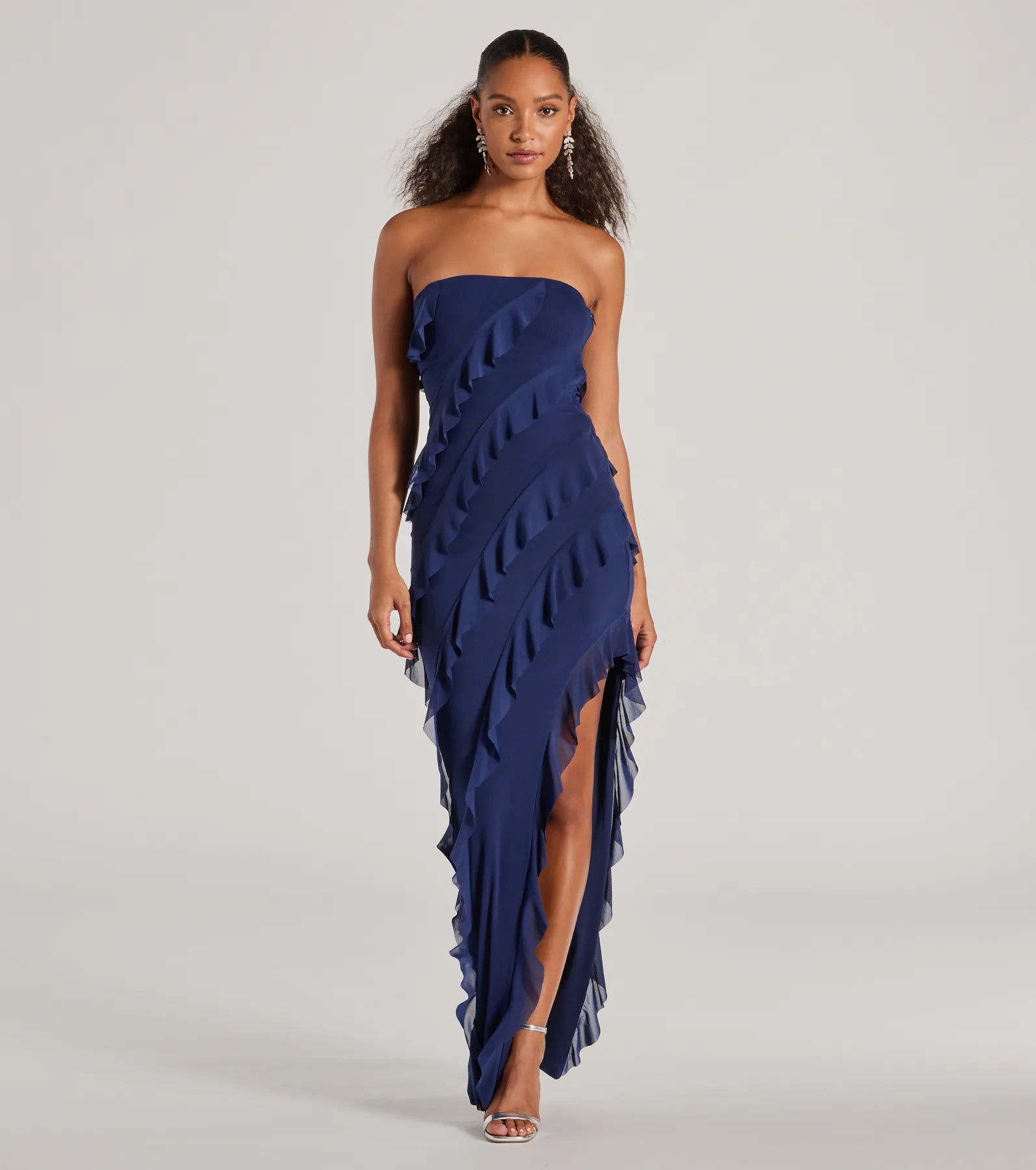 Feel polished and confident in the Gabby Formal Mesh Strapless Ruffle Long Dress, a navy blue prom dress designed with luxe fabric and modern detail that shows off your vibe.