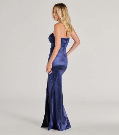 Own your moment in the Aliyah Strapless Mermaid Satin Glitter Dressin navy blue, a standout quinceanera guest or Homecoming Dress that captures all the glam and energy of the night.