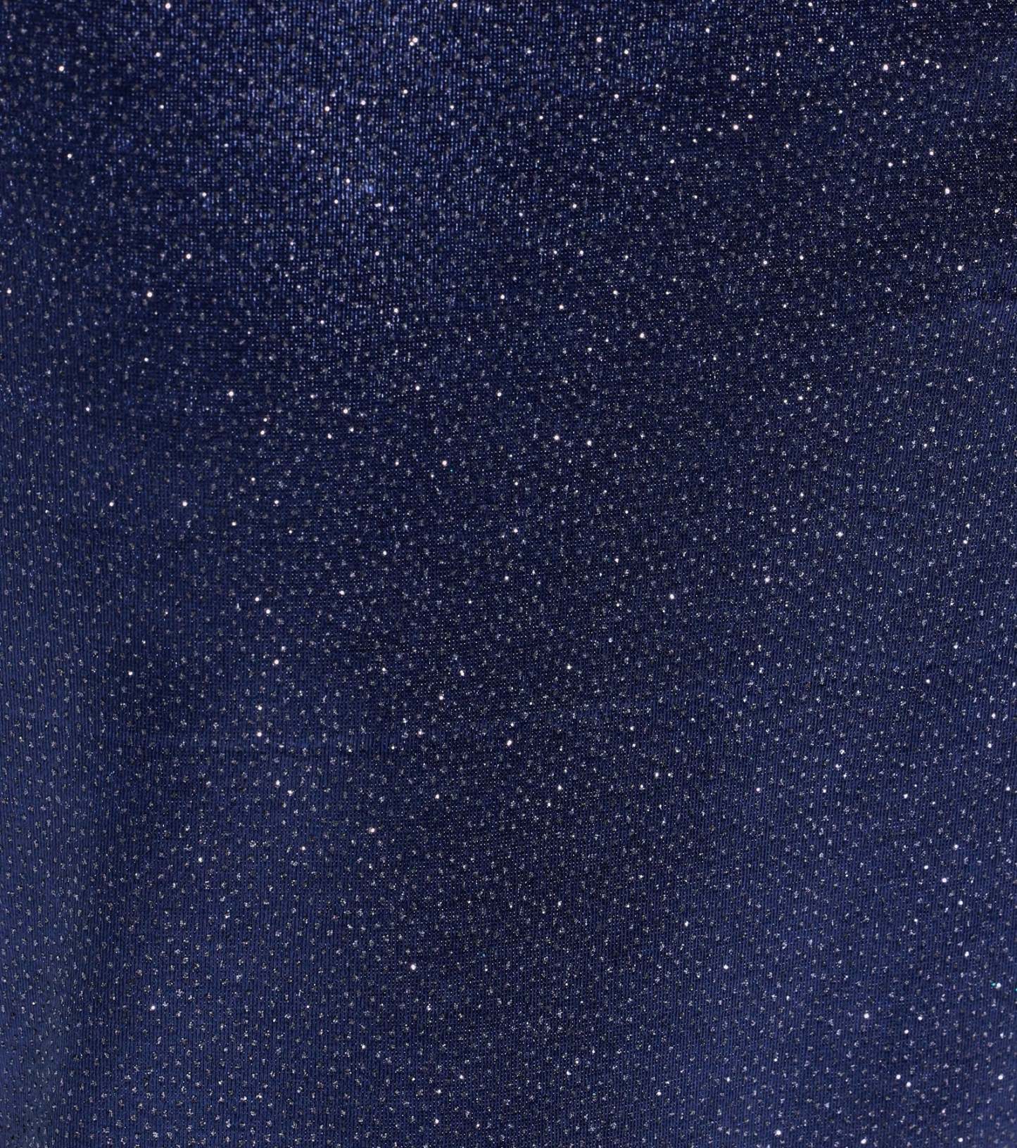 Step into confidence in the Aliyah Strapless Mermaid Satin Glitter Dress, a navy blue glitter dress that turns heads with every move.