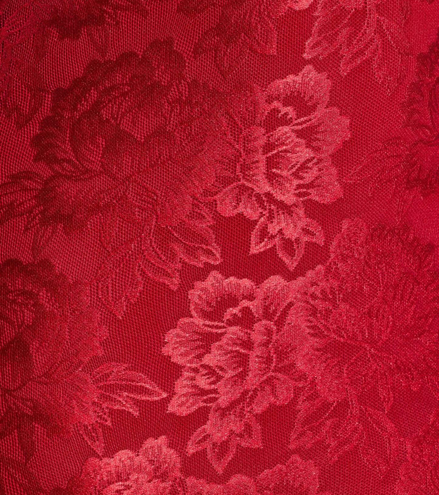 Make the big day unforgettable with the Haisley Open Back Floral Lace Mermaid Dress, a gorgeous red bridesmaid dress that balances elegance and affordability.