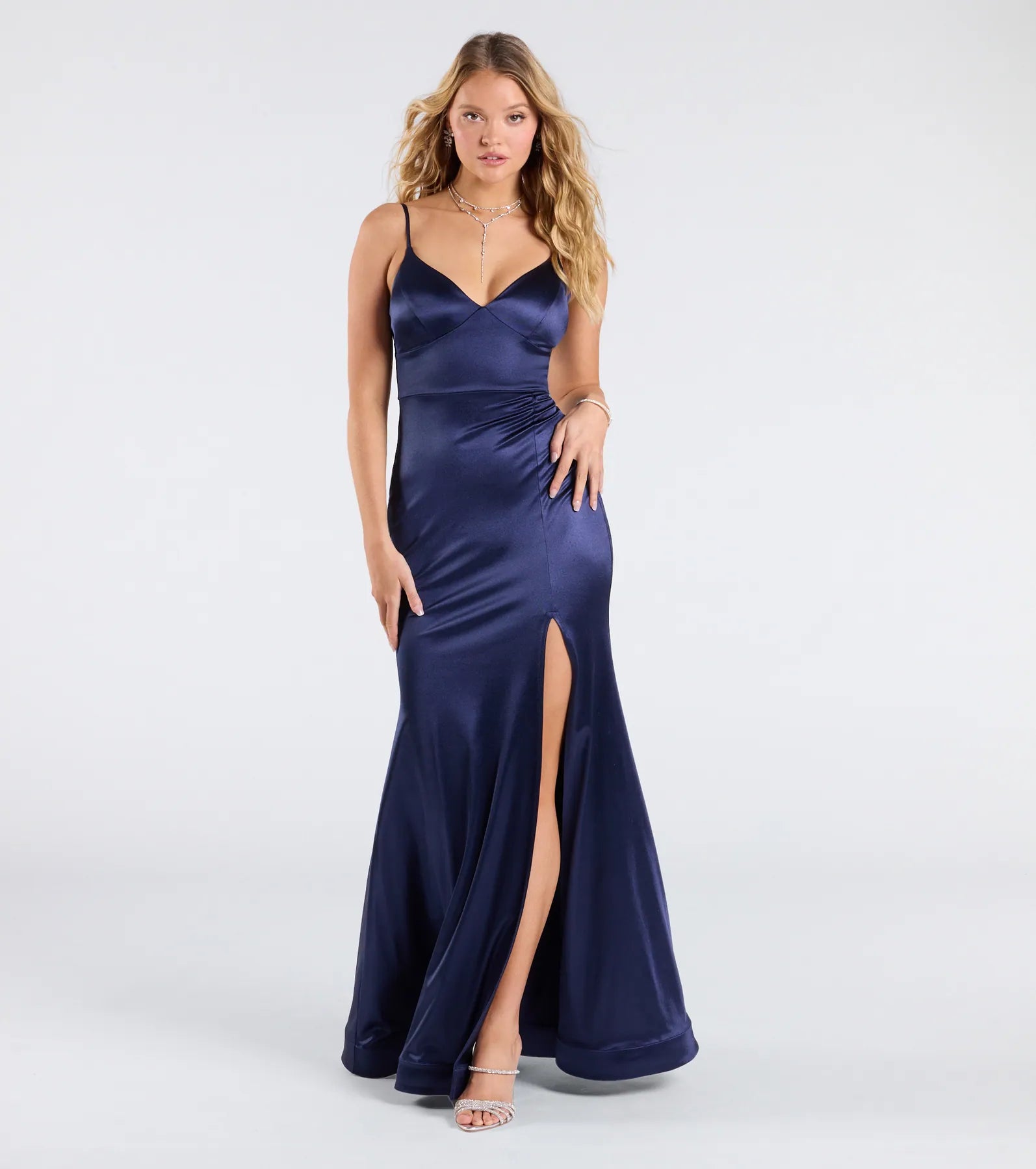 Feel instantly put-together in the Amy Mermaid Slit Satin Formal Dress in navy blue, a stylish wedding guest dress designed for confident style and all-out celebration.