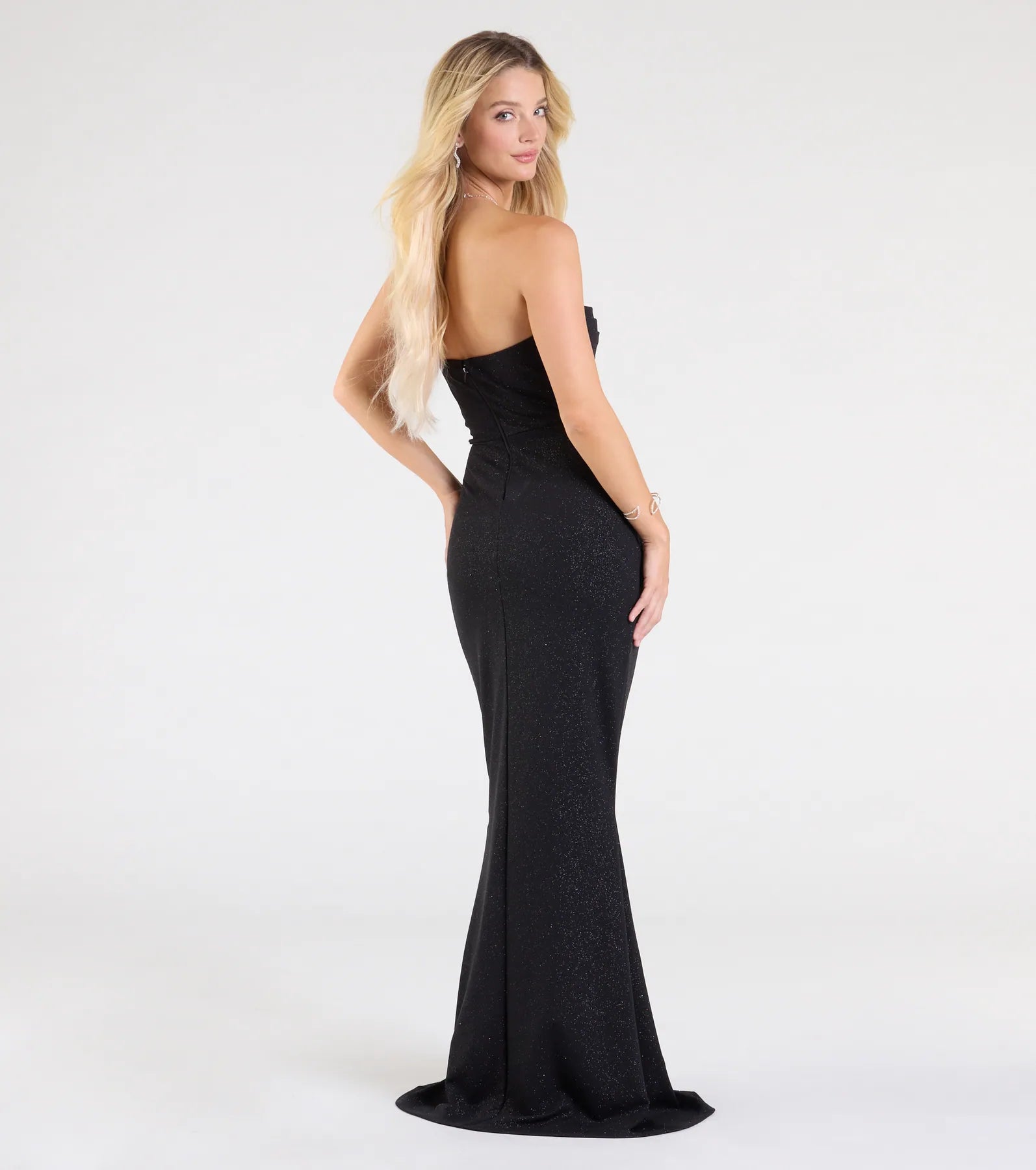 Make the big day unforgettable with the Jaqueline Strapless Slit Glitter Formal Dress, a gorgeous black bridesmaid dress that balances elegance and affordability.