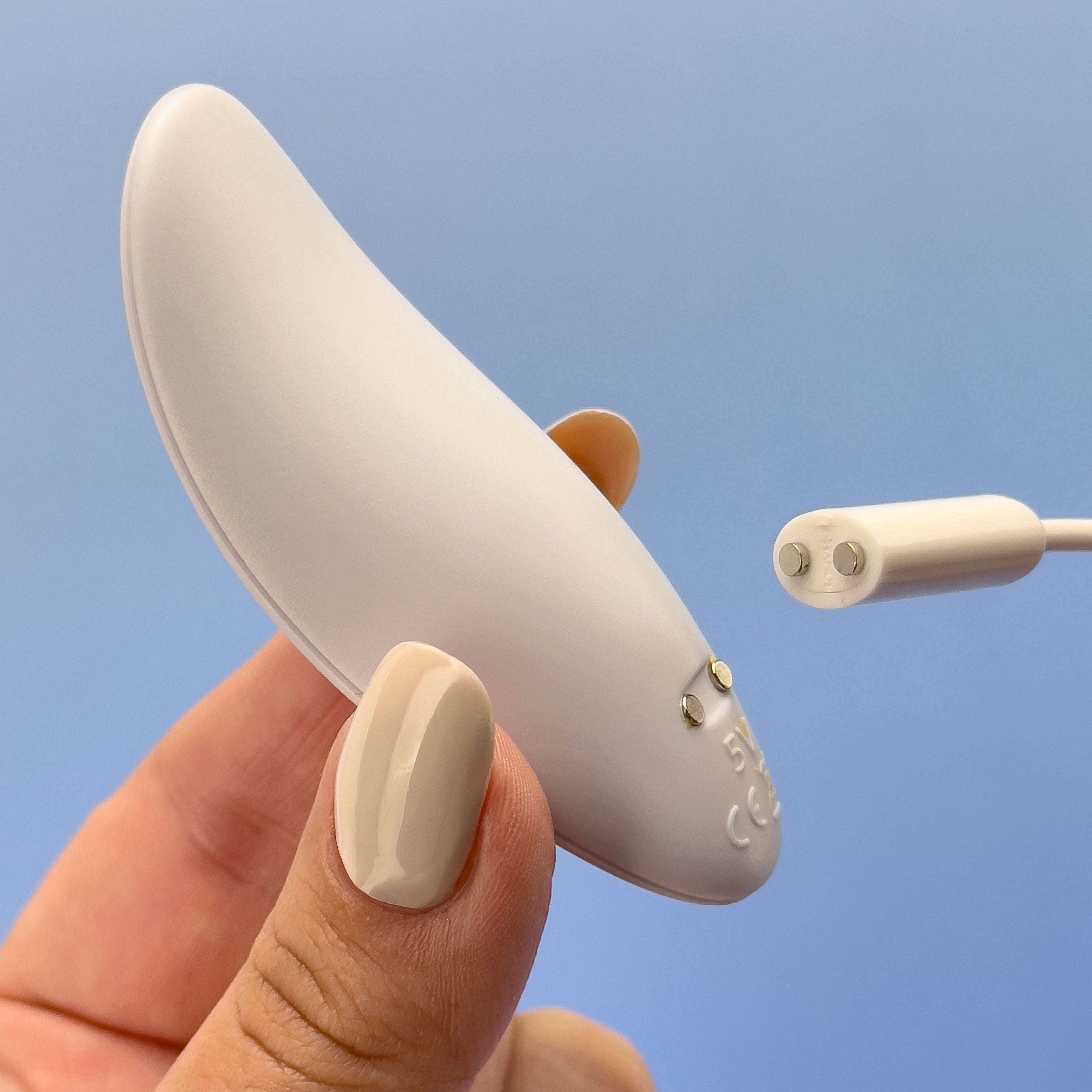 Bon Curl C Shaped Vibrator with Remote product image 9