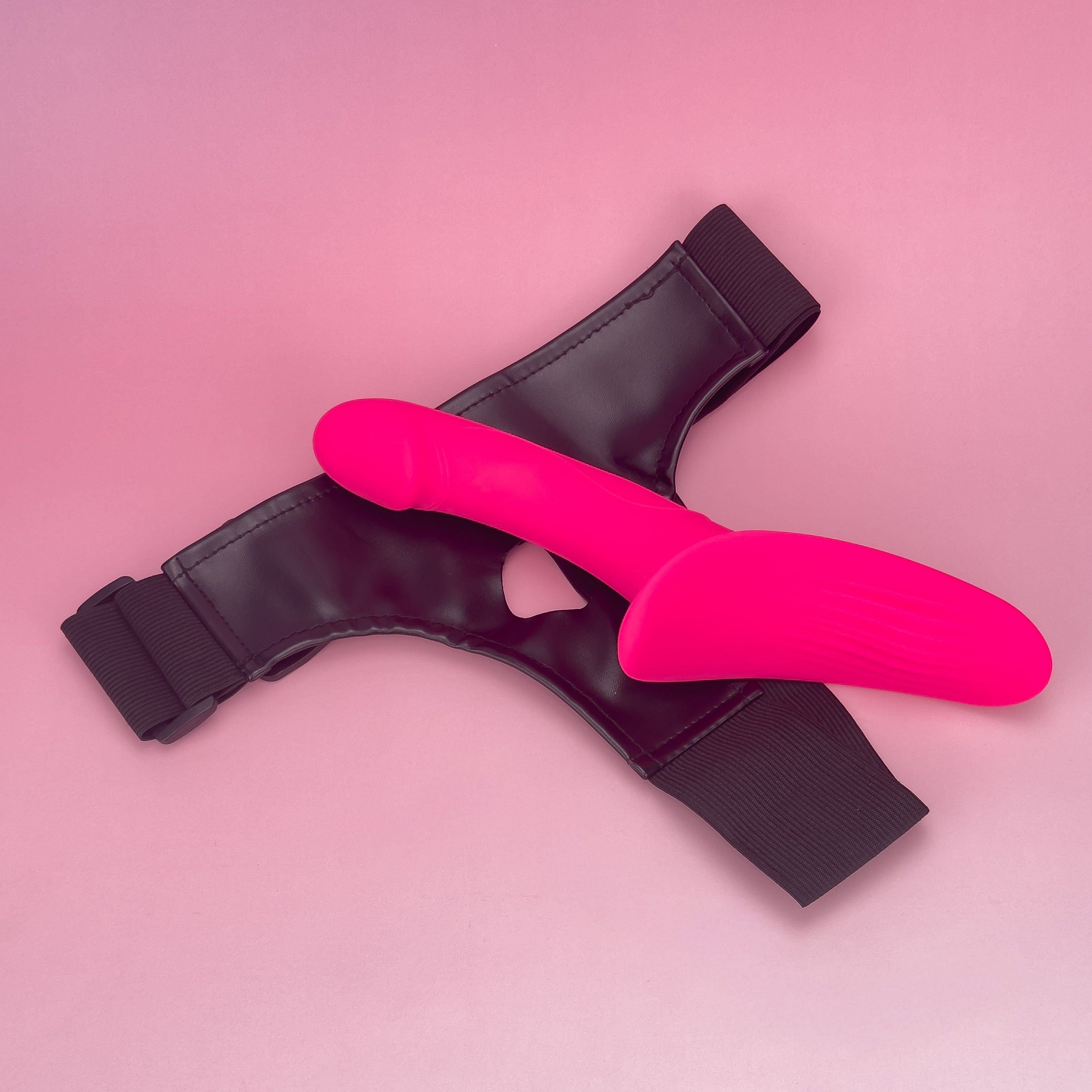 Liaison Vibrating Strap On product image 2