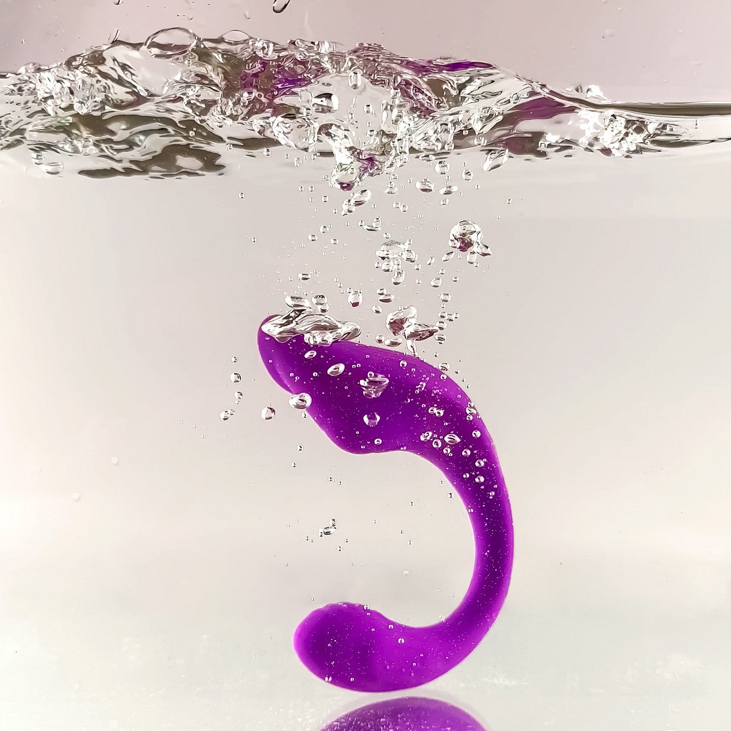 Bon Curl C Shaped Vibrator with Remote product image 7