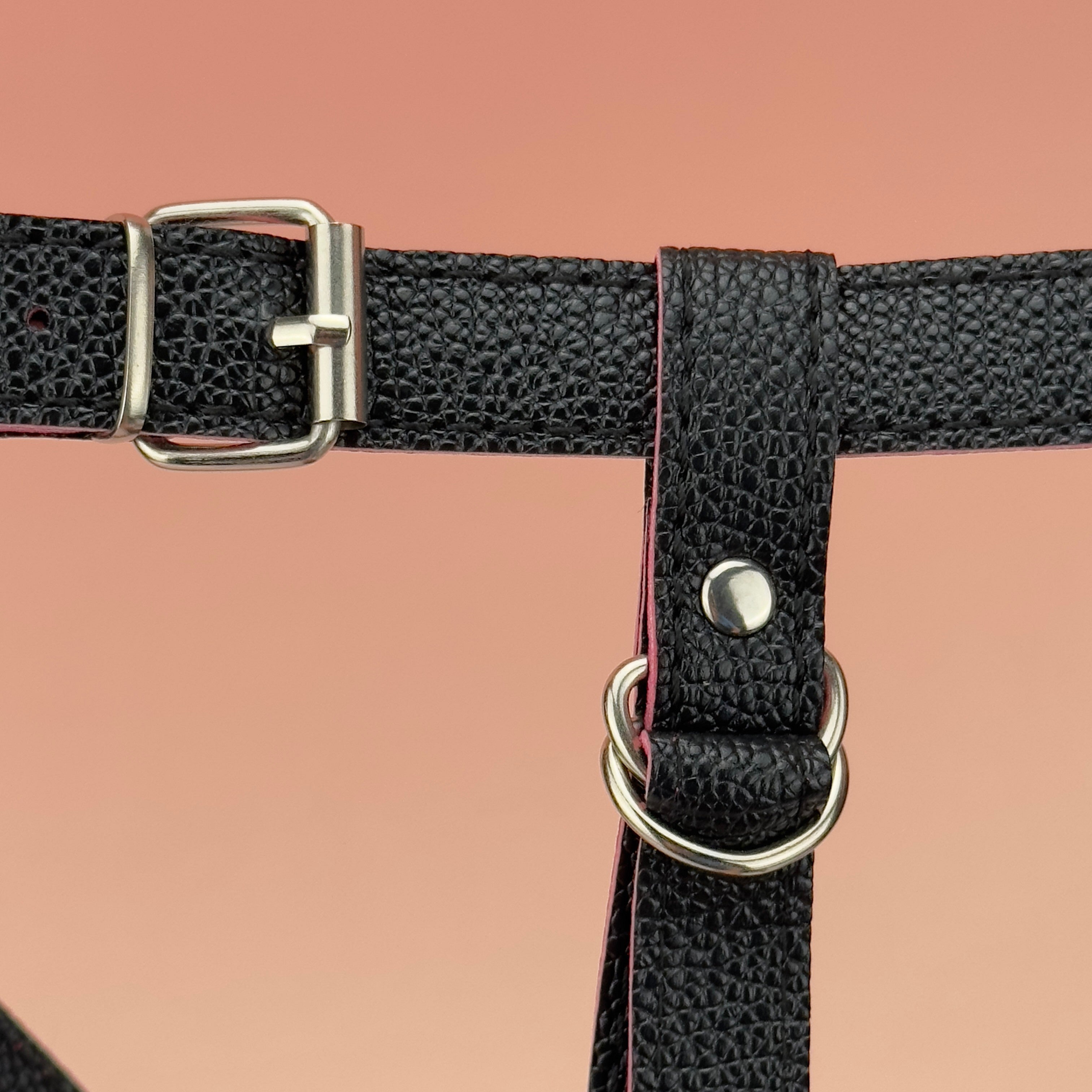 Deep Share Double Sided Vibrating Strap On product image 8