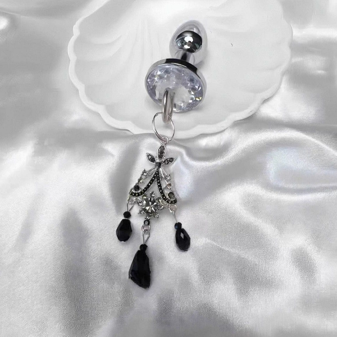 Exquisite Black Gem Diamond Choker with Nipple Clamps-IntimiLife