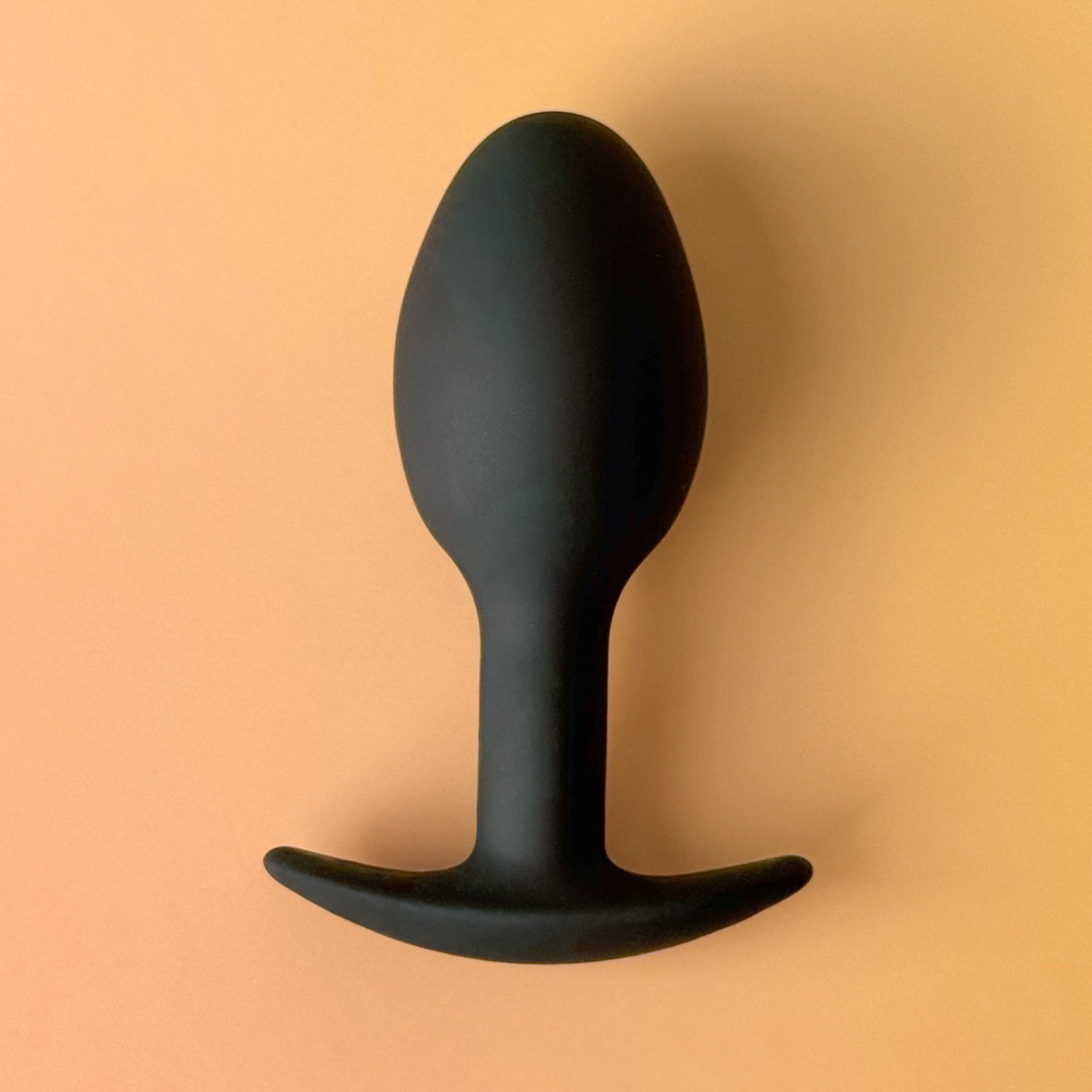 Wiggle Plug Butt Plug with Motion Ball product image 1
