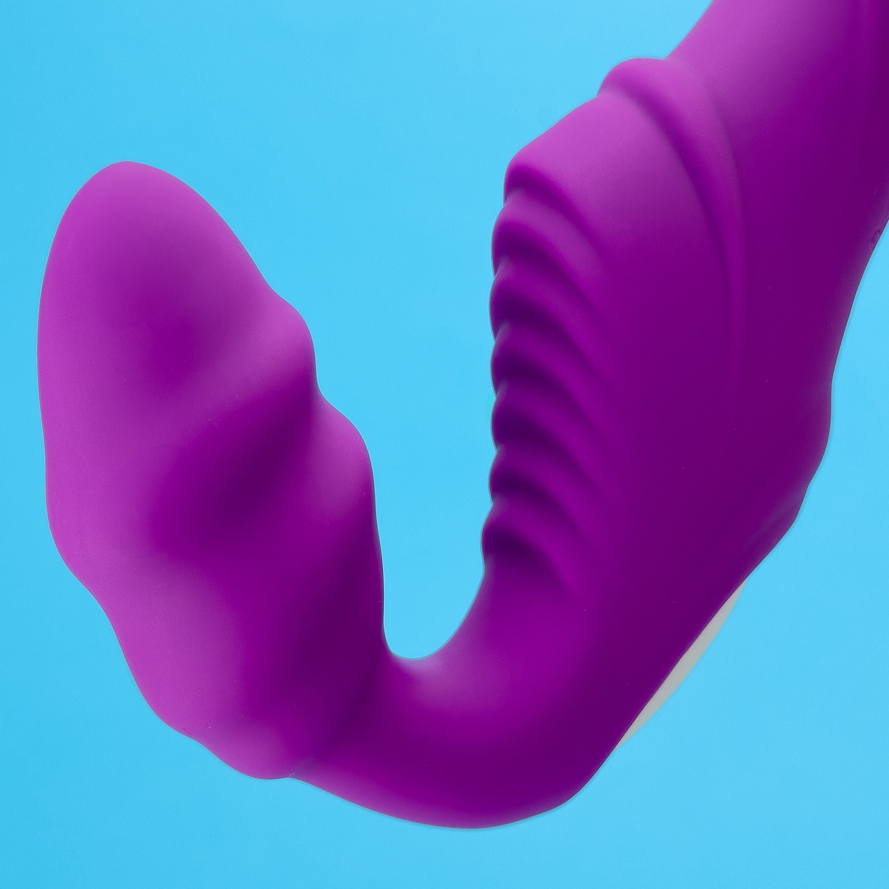 Nana Vibrating Strapless Strap On product image 3