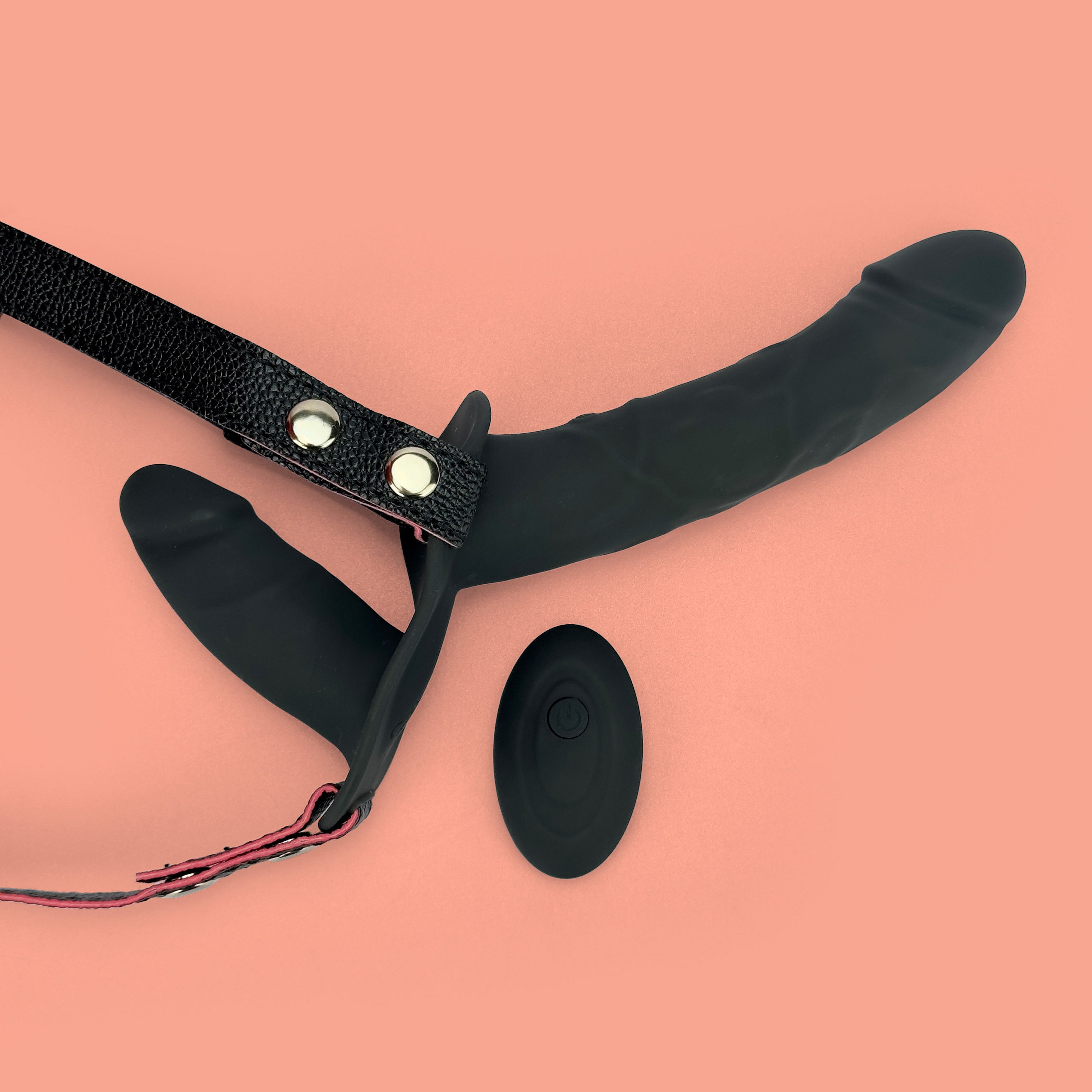Deep Share Double Sided Vibrating Strap On product image 1
