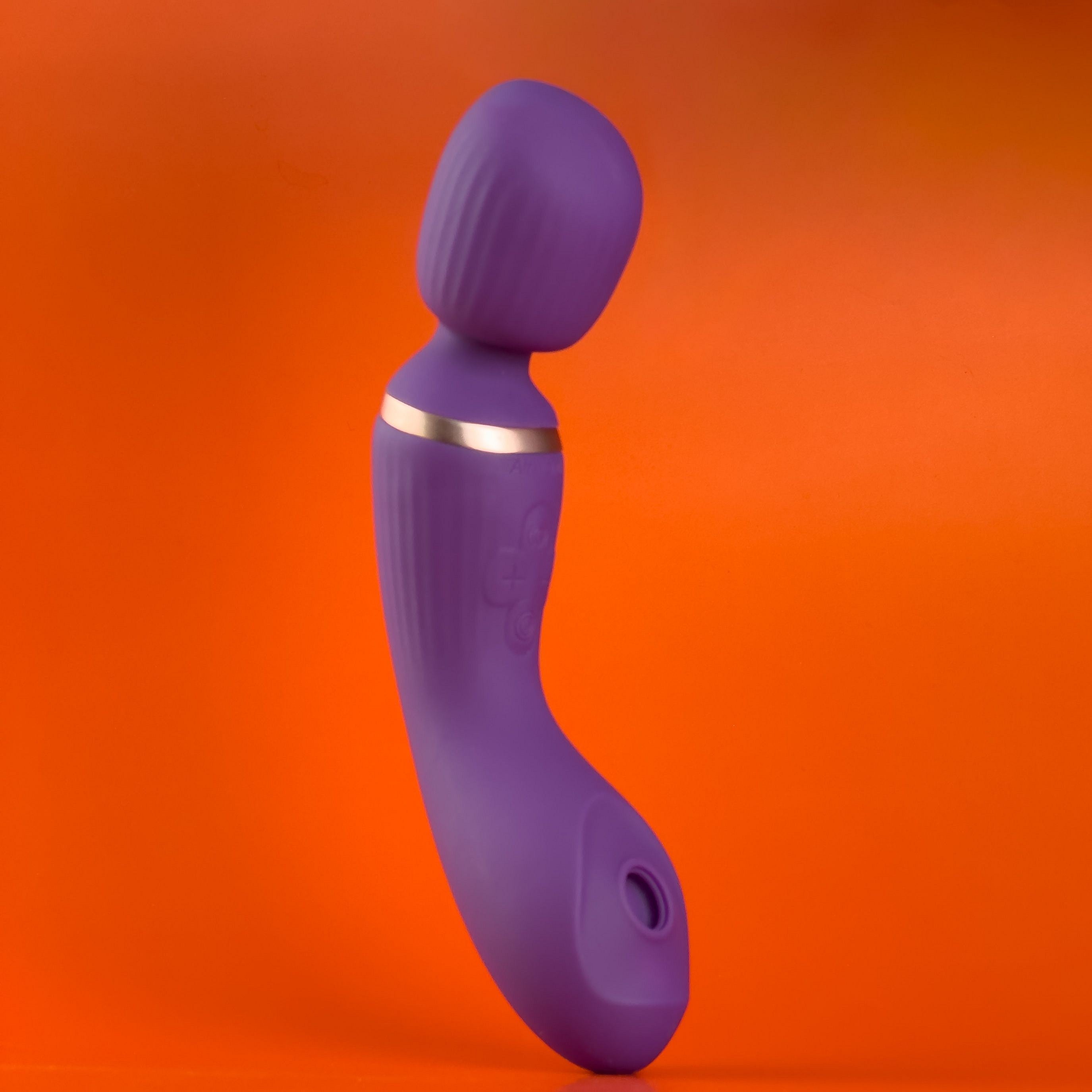 Oomi Sucking Wand Vibrator product image 1