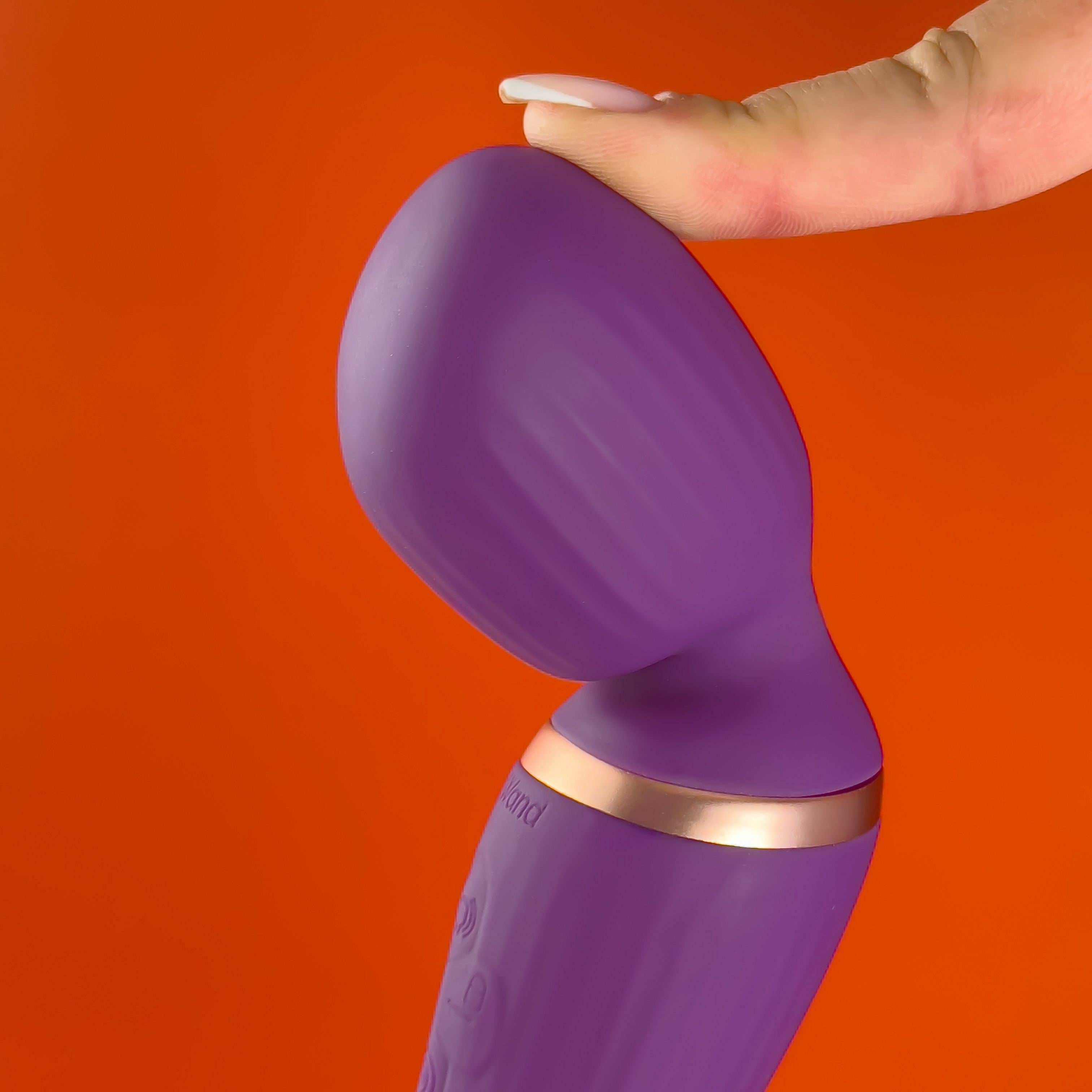 Oomi Sucking Wand Vibrator product image 3