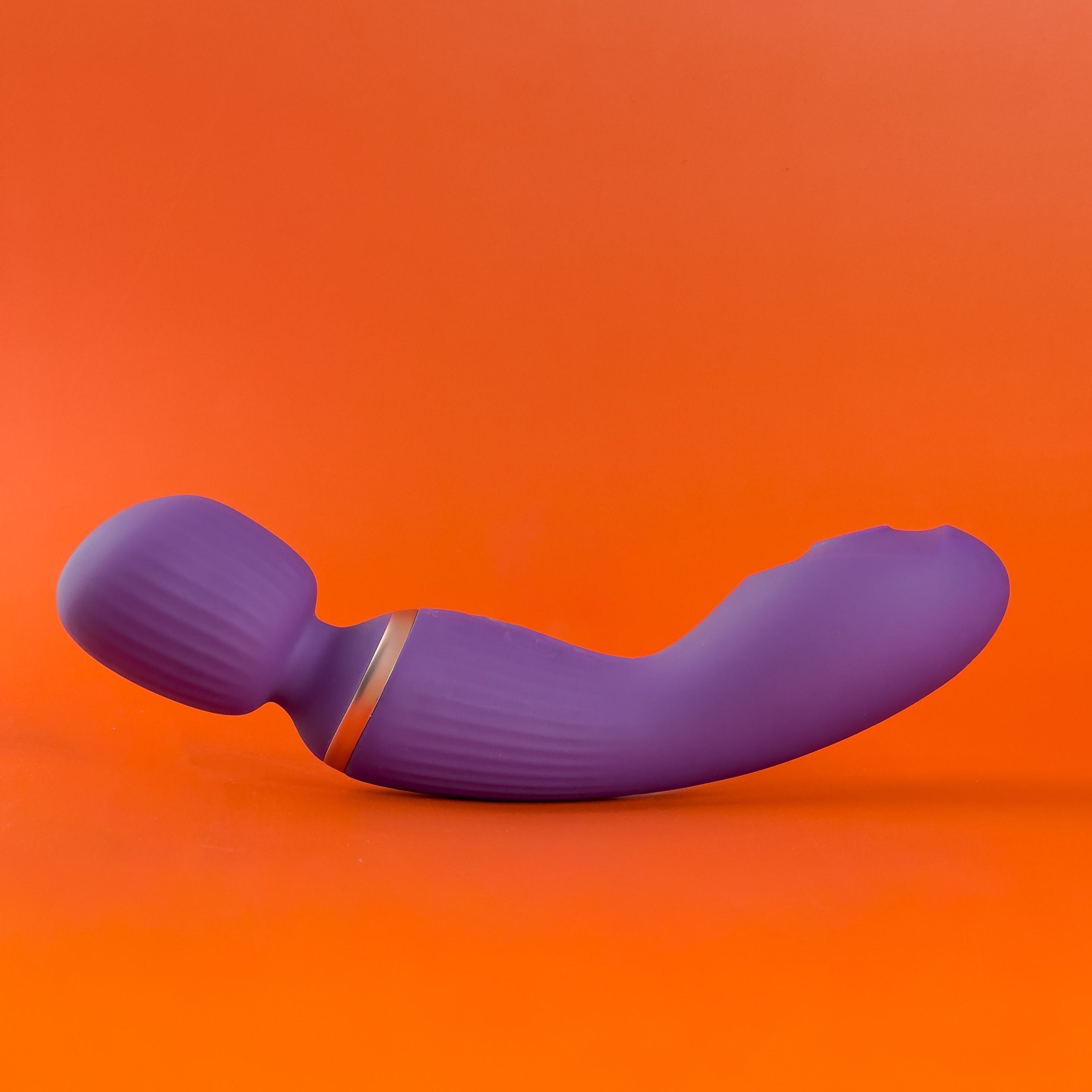 Oomi Sucking Wand Vibrator product image 7