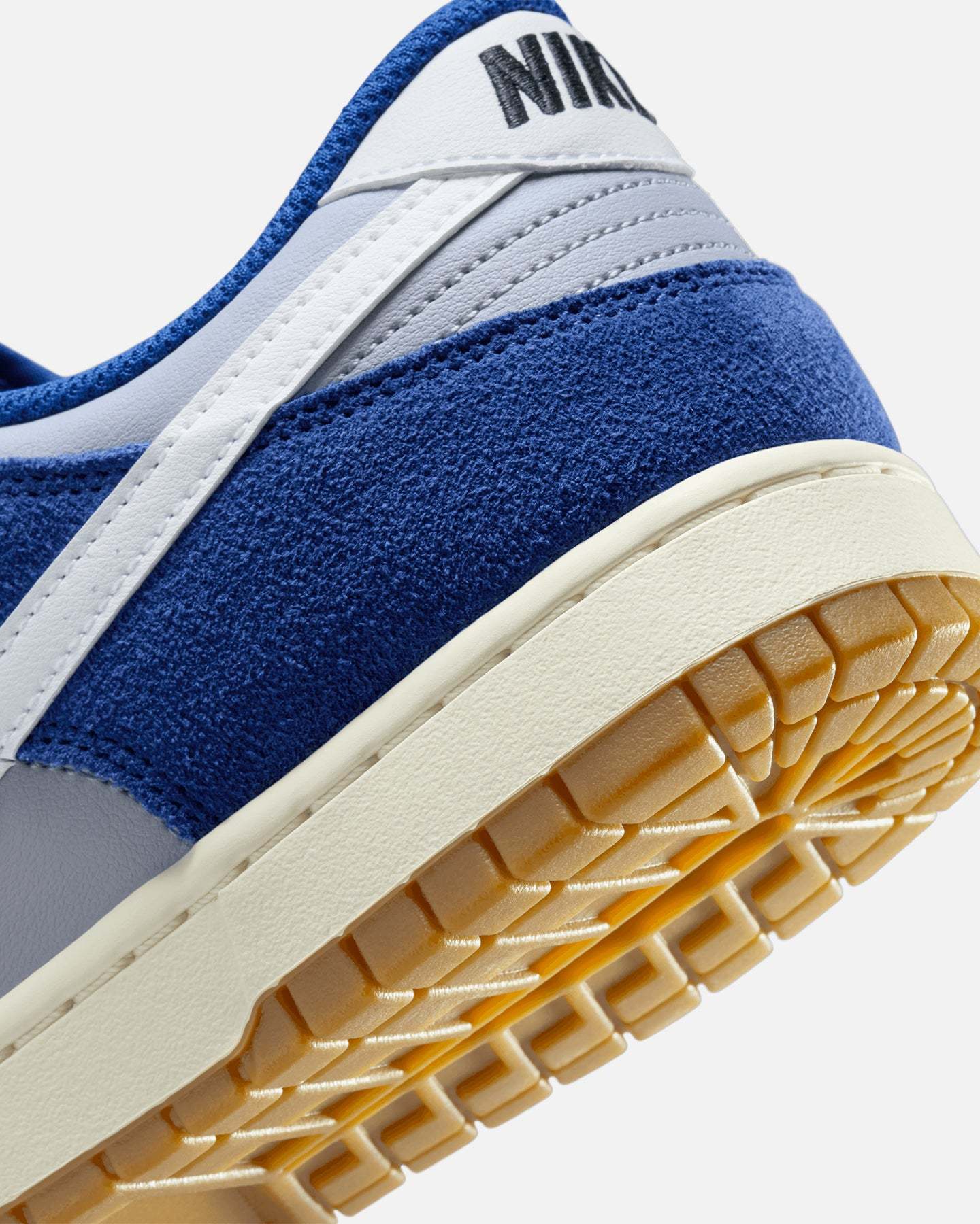 Nithtke Dunk Low Retro SE Grey