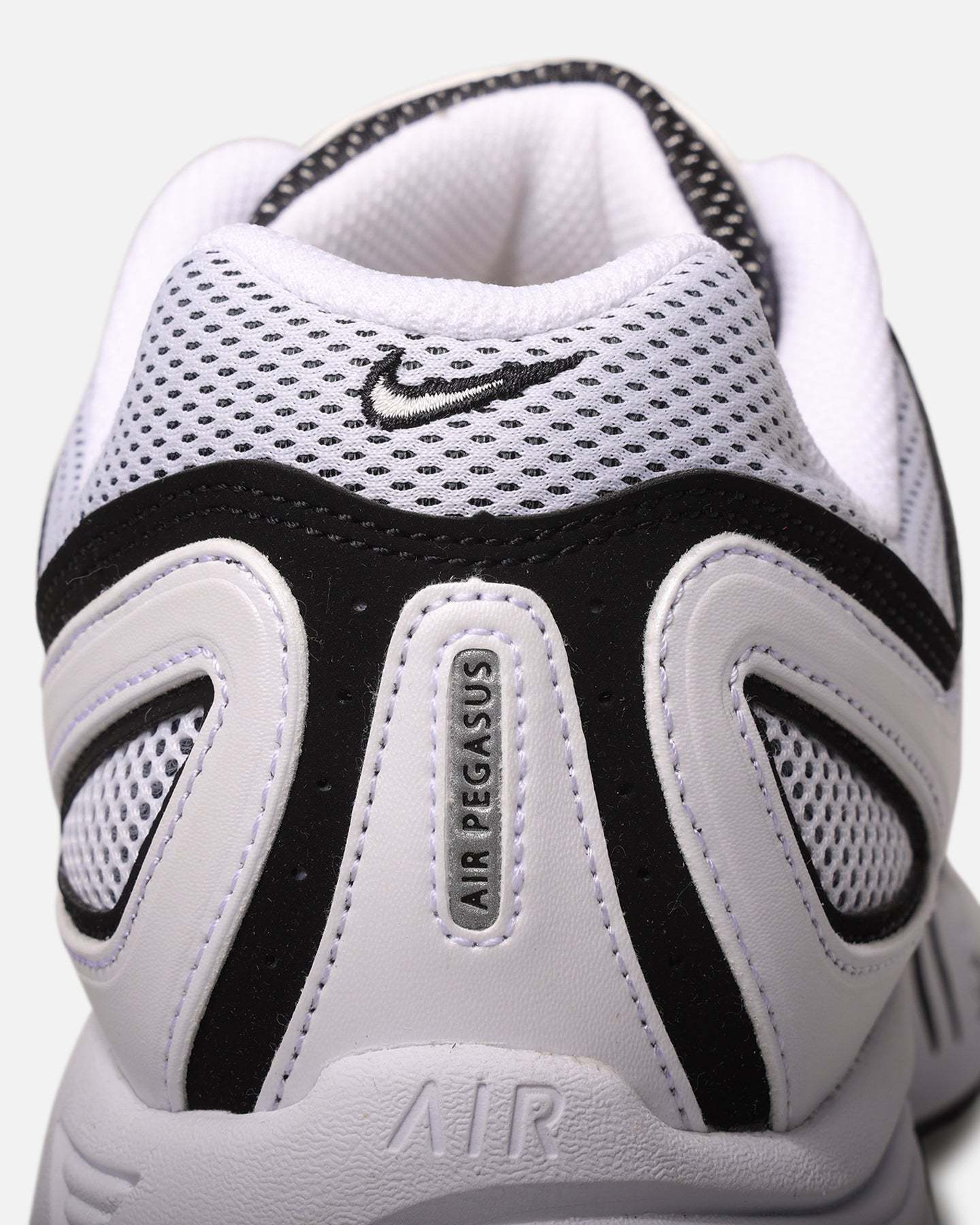 Nithtke Air Pegasus 2005 White/Metallic