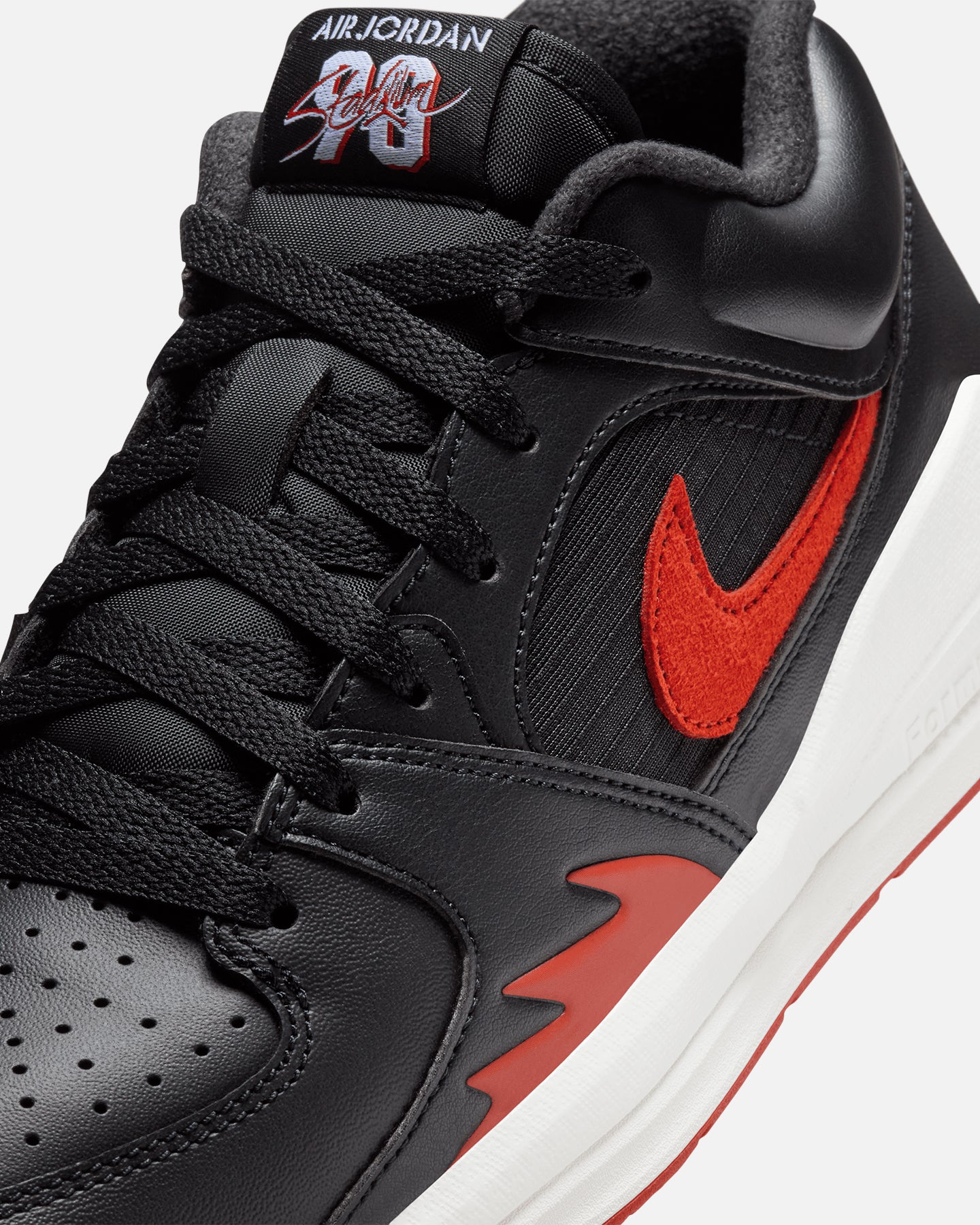 Jorthtdan  Stadium 90 Black/Gym Red