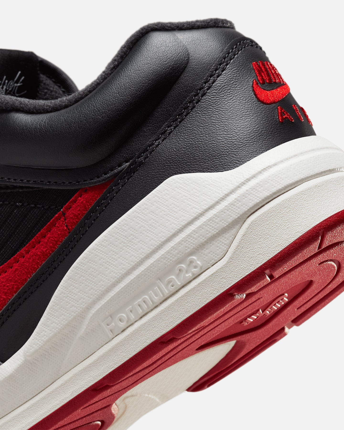 Jorthtdan  Stadium 90 Black/Gym Red