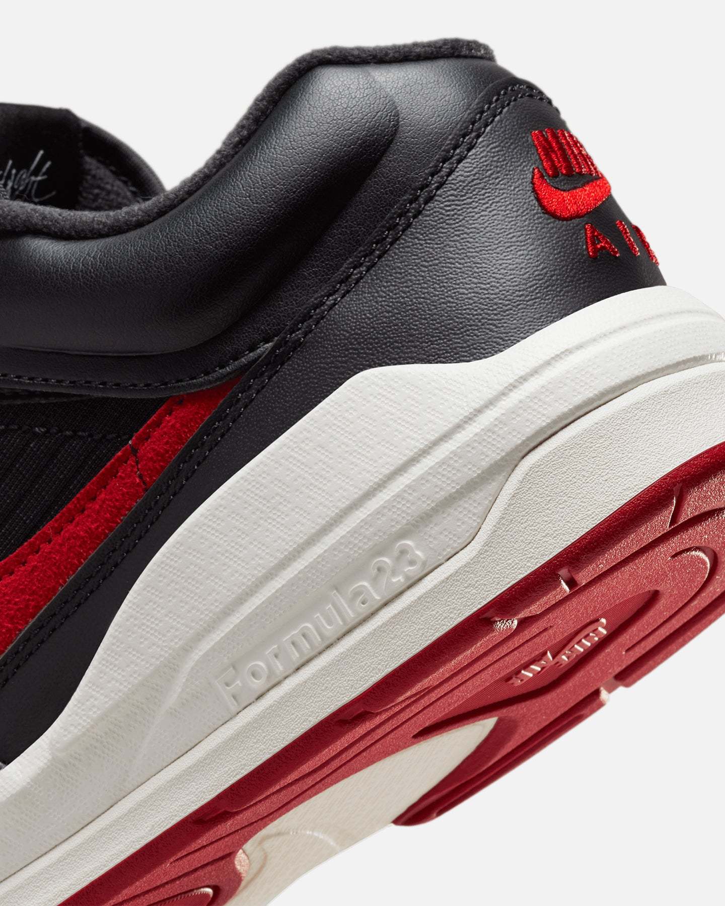 Jorthtdan  Stadium 90 Black/Gym Red