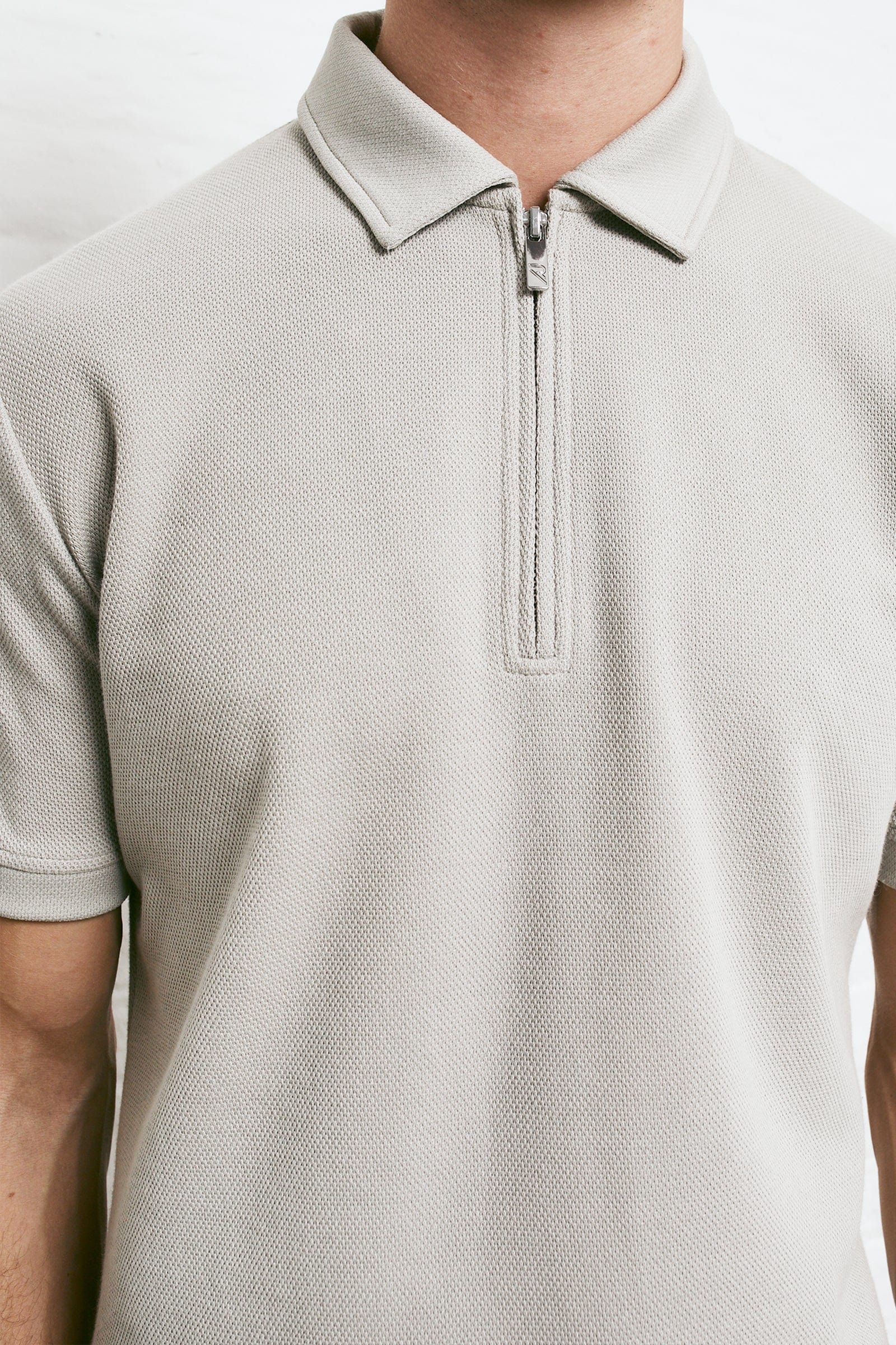 TEXTURED POLO SHIRT - PALE GREY