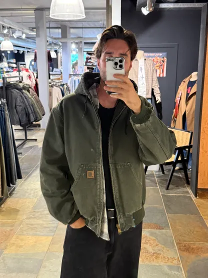 1990s Carhartt Active Jacket J130 MOS in Faded Mossy Green (size M) (Medium Regular)