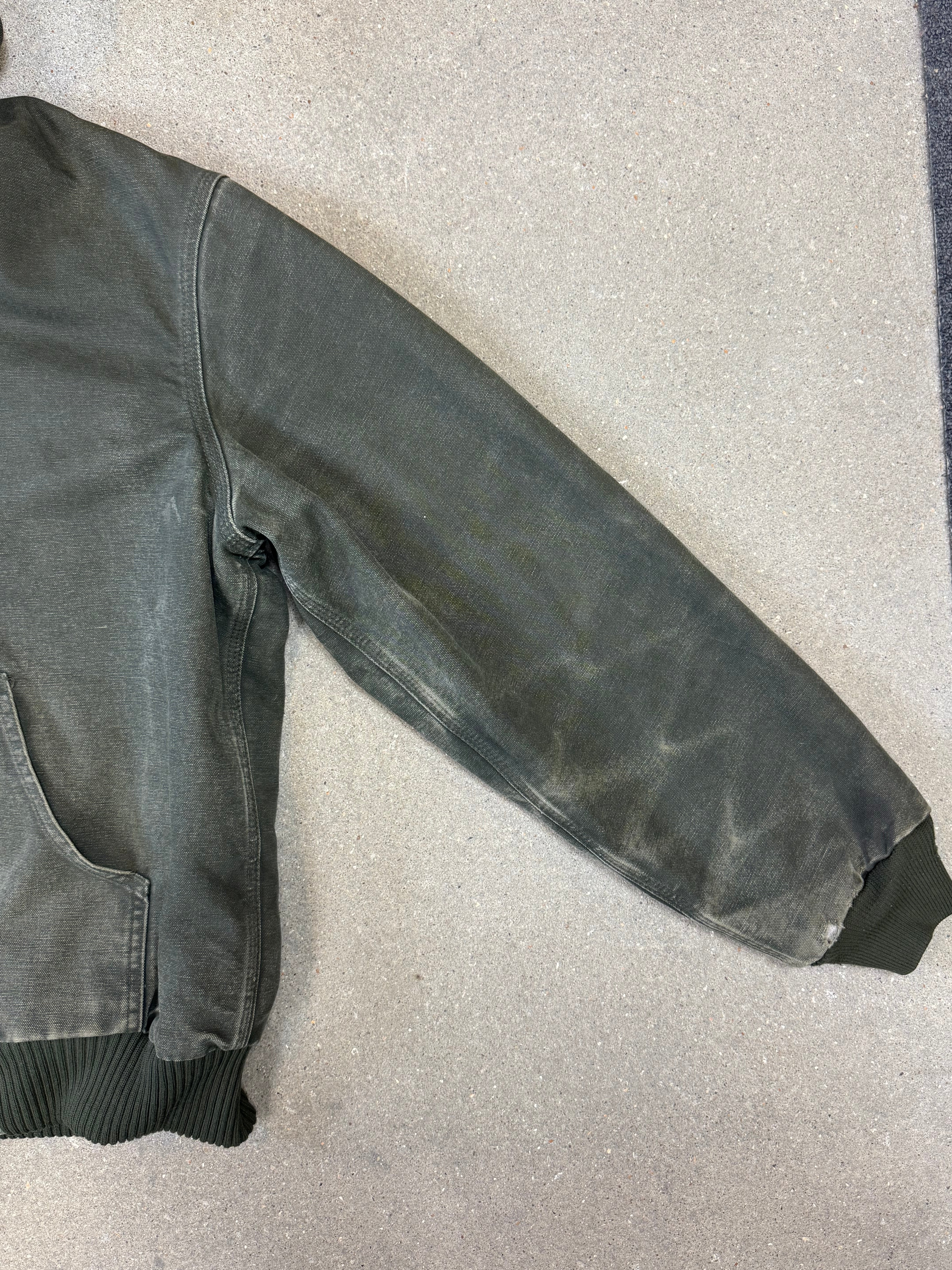 1990s Carhartt Active Jacket J130 MOS in Faded Mossy Green (size M) (Medium Regular)