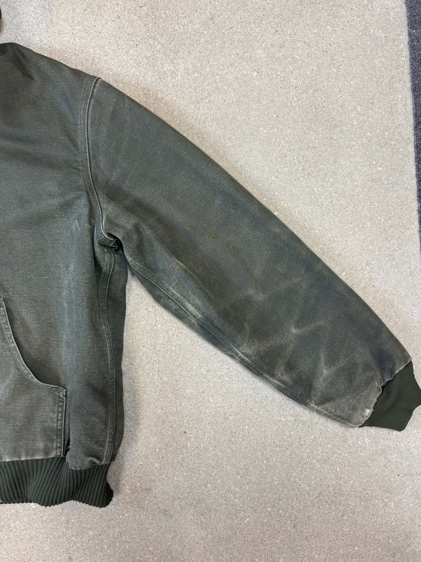 1990s Carhartt Active Jacket J130 MOS in Faded Mossy Green (size M) (Medium Regular)