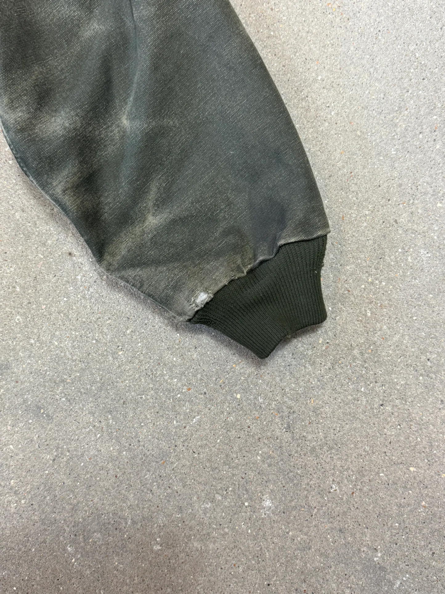 1990s Carhartt Active Jacket J130 MOS in Faded Mossy Green (size M) (Medium Regular)