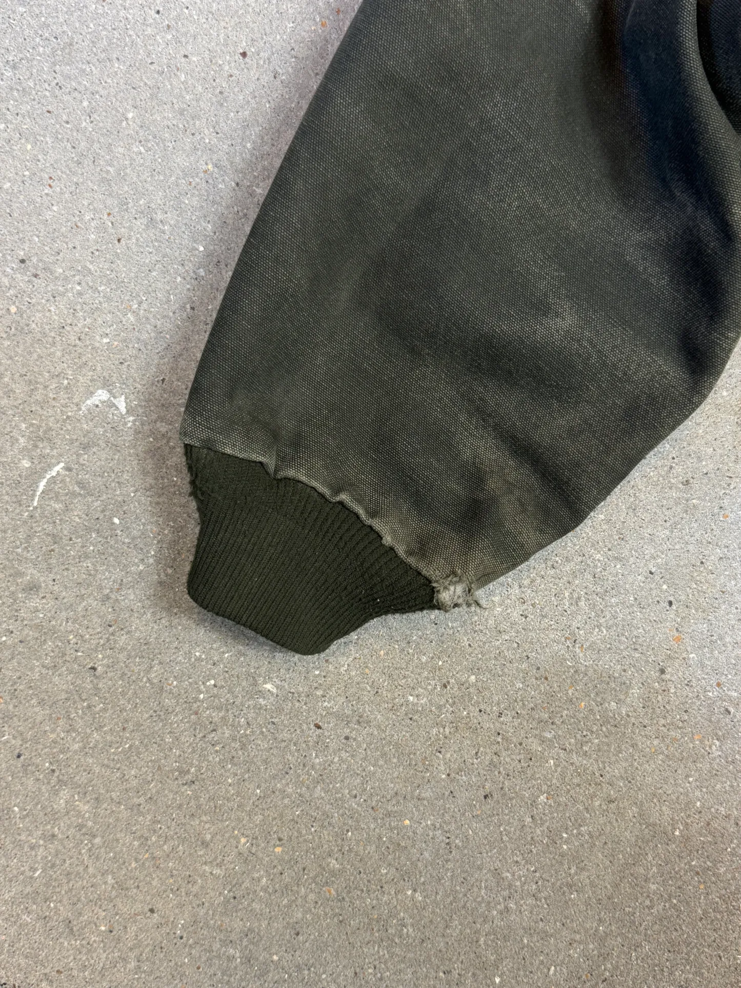 1990s Carhartt Active Jacket J130 MOS in Faded Mossy Green (size M) (Medium Regular)