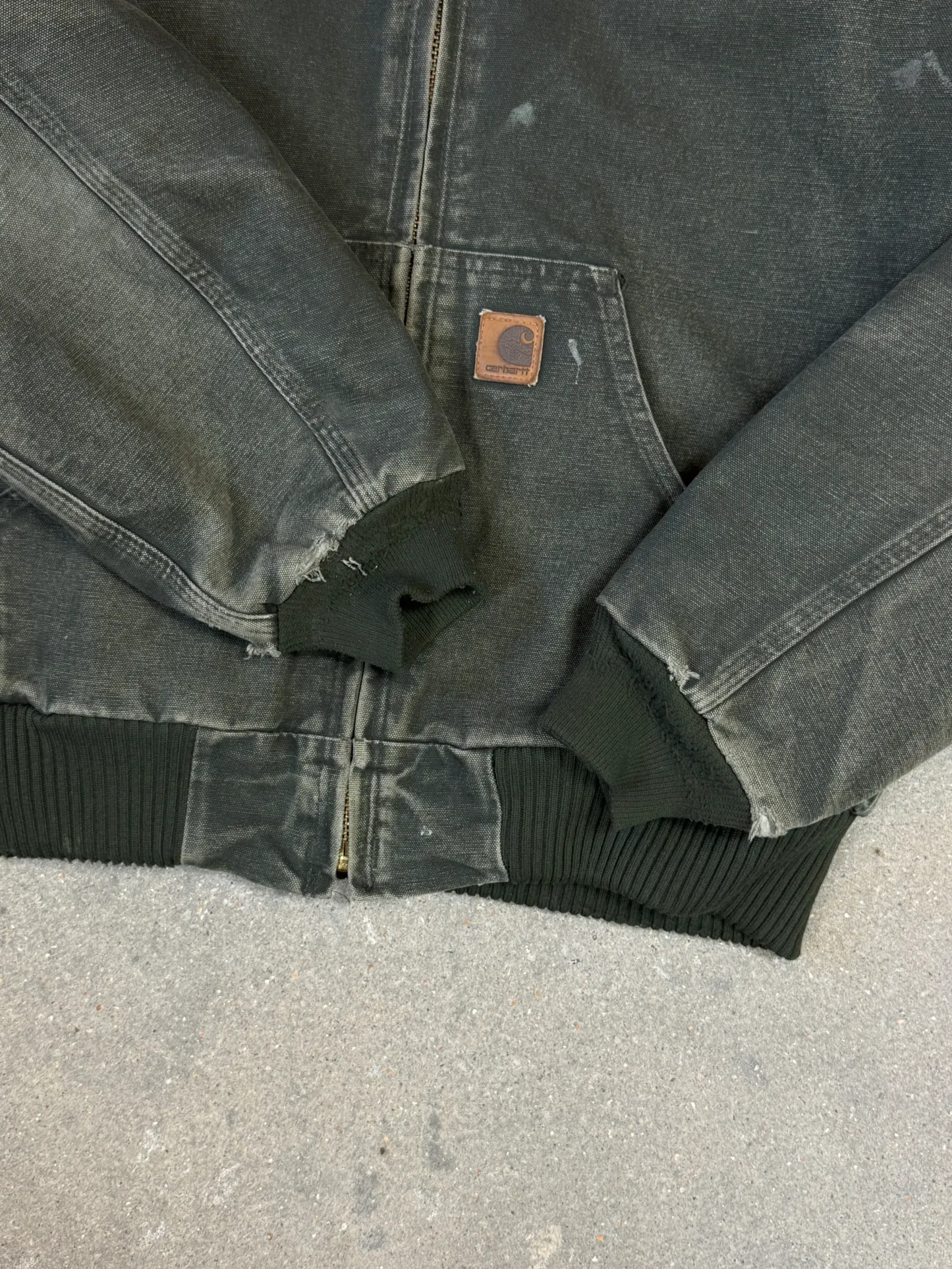 1990s Carhartt Active Jacket J130 MOS in Faded Mossy Green (size M) (Medium Regular)