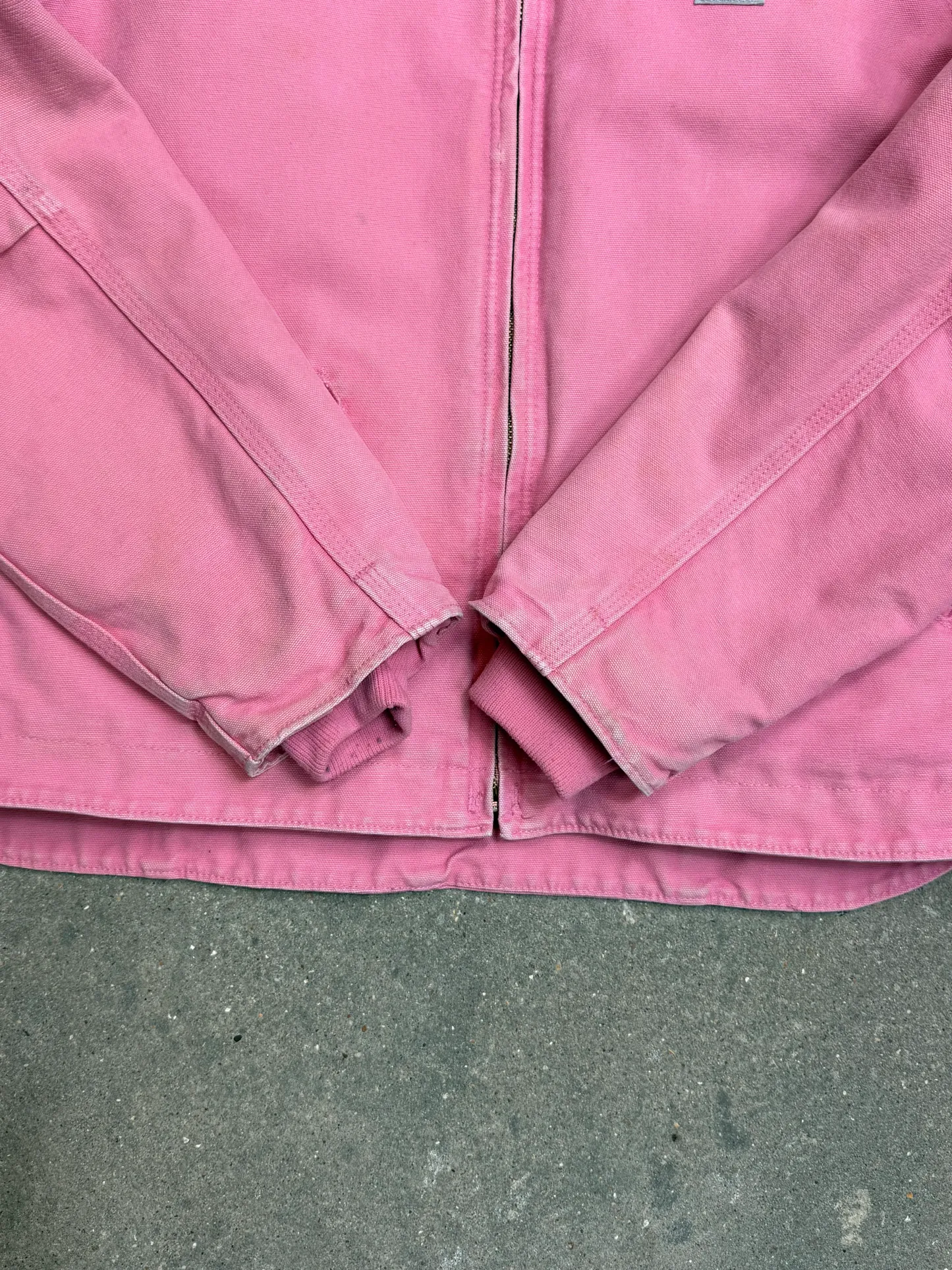 1990s Carhartt Lined Sherpa Hooded Active Jacket WJ141 PKR. Faded bubblegum (womens Small) (Youth Medium 8-10)