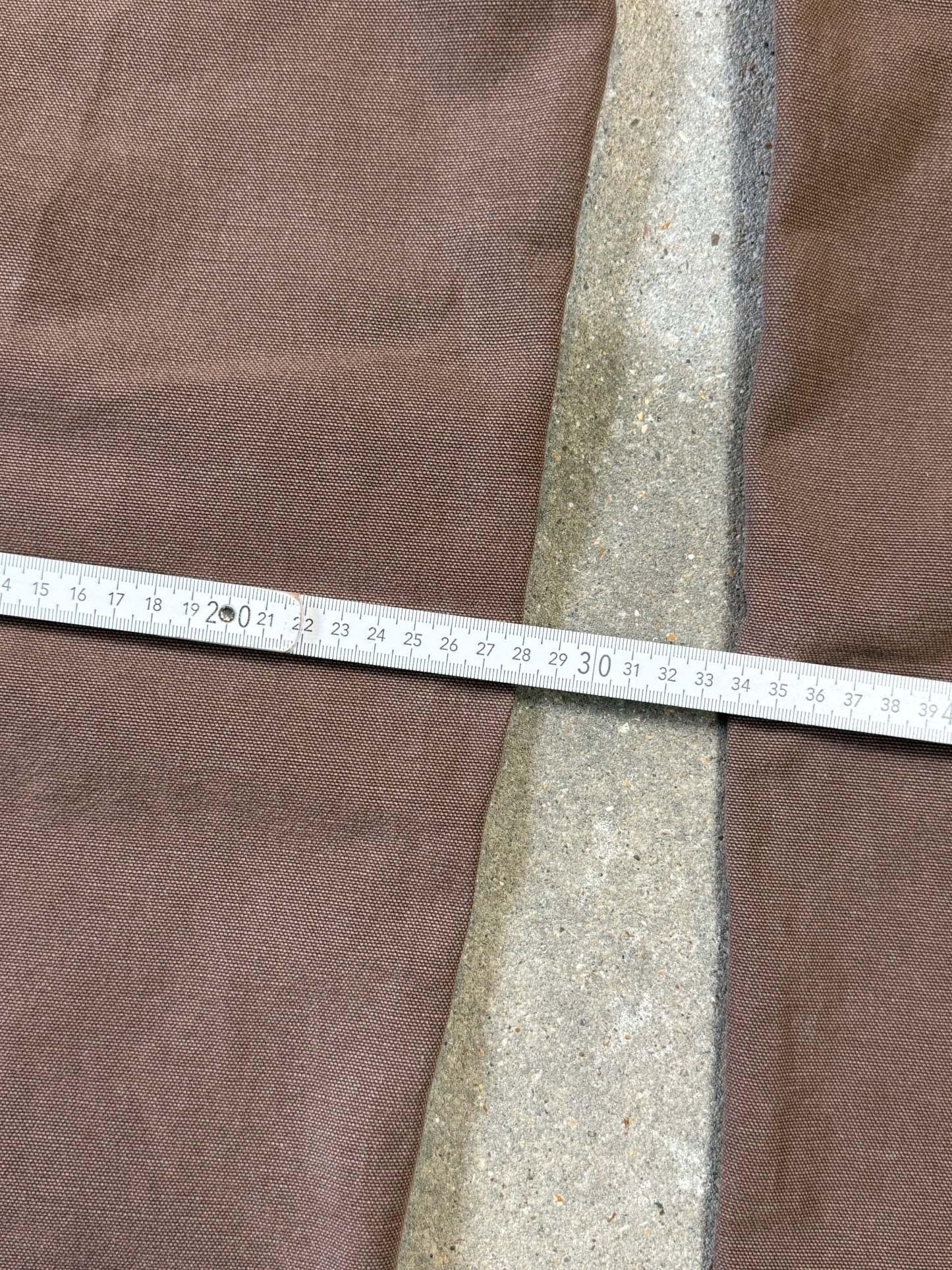 1990s Carhartt Baggy/Wide leg Cargo worker Pants in faded brown canvas. Size W34"L34 (fits W33"L34)