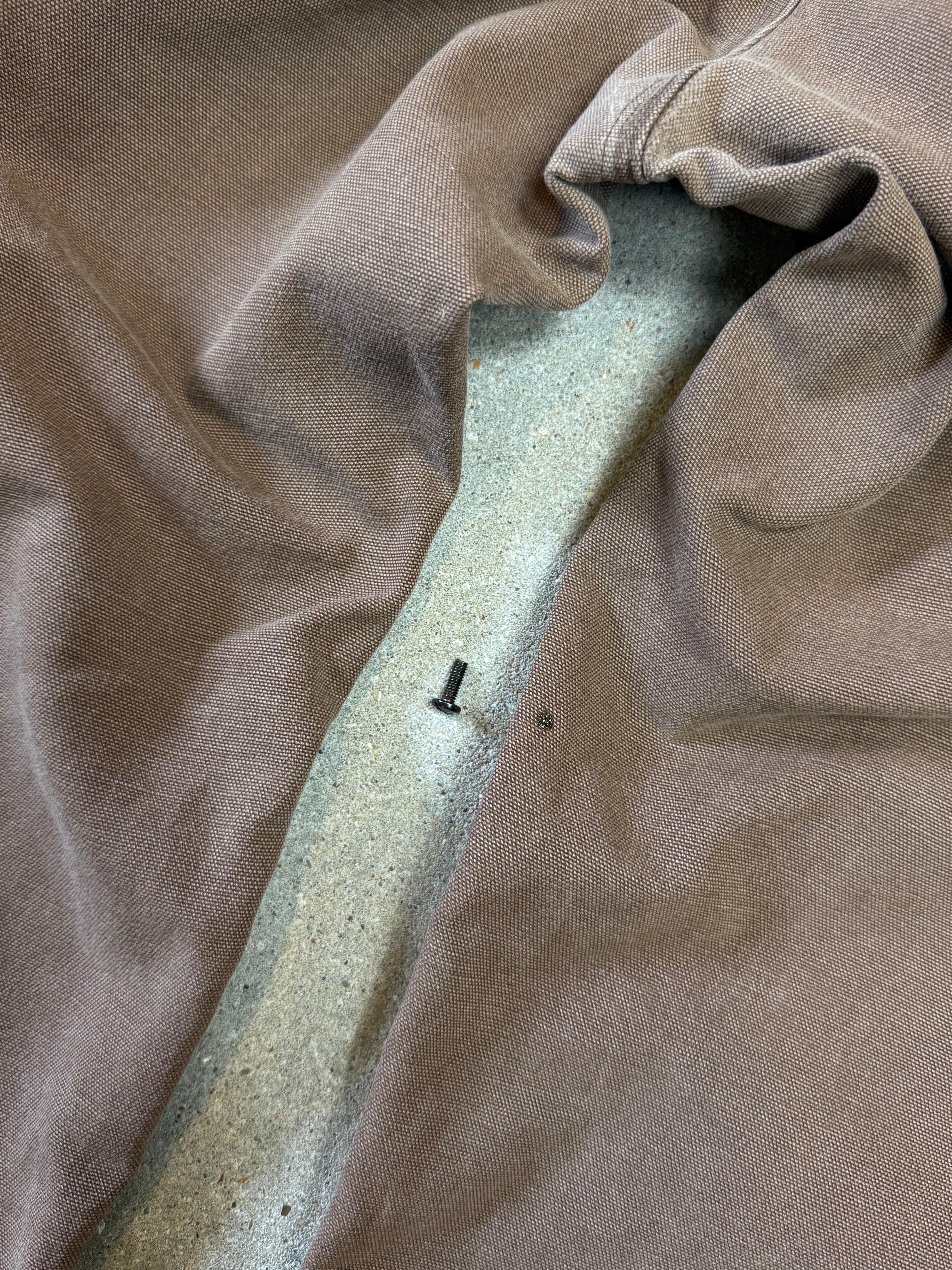 1990s Carhartt Baggy/Wide leg Cargo worker Pants in faded brown canvas. Size W34"L34 (fits W33"L34)