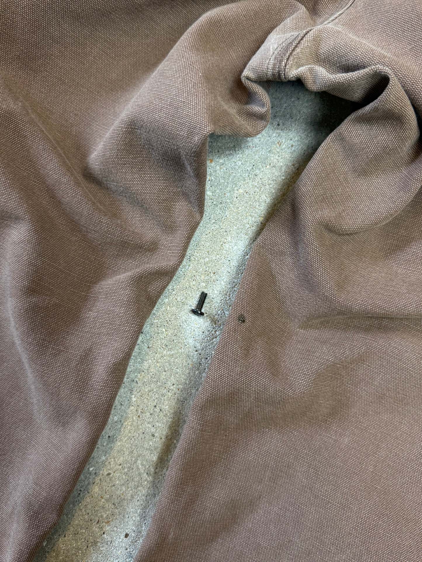 1990s Carhartt Baggy/Wide leg Cargo worker Pants in faded brown canvas. Size W34"L34 (fits W33"L34)