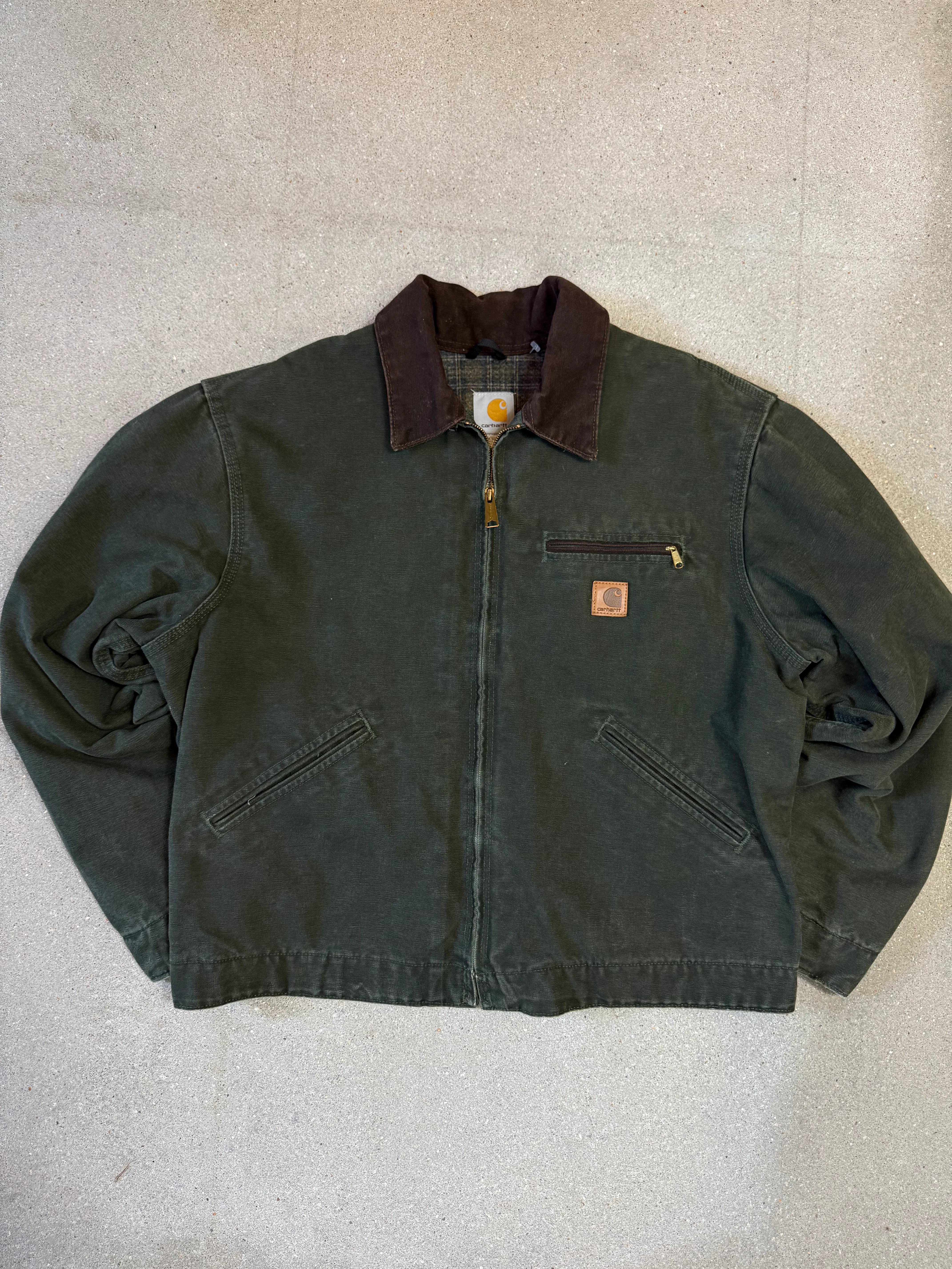 Rare 1990s Carhartt Detroit Jacket J97 MOS faded forest green / brown contrast collar (size L) (size Large regular)
