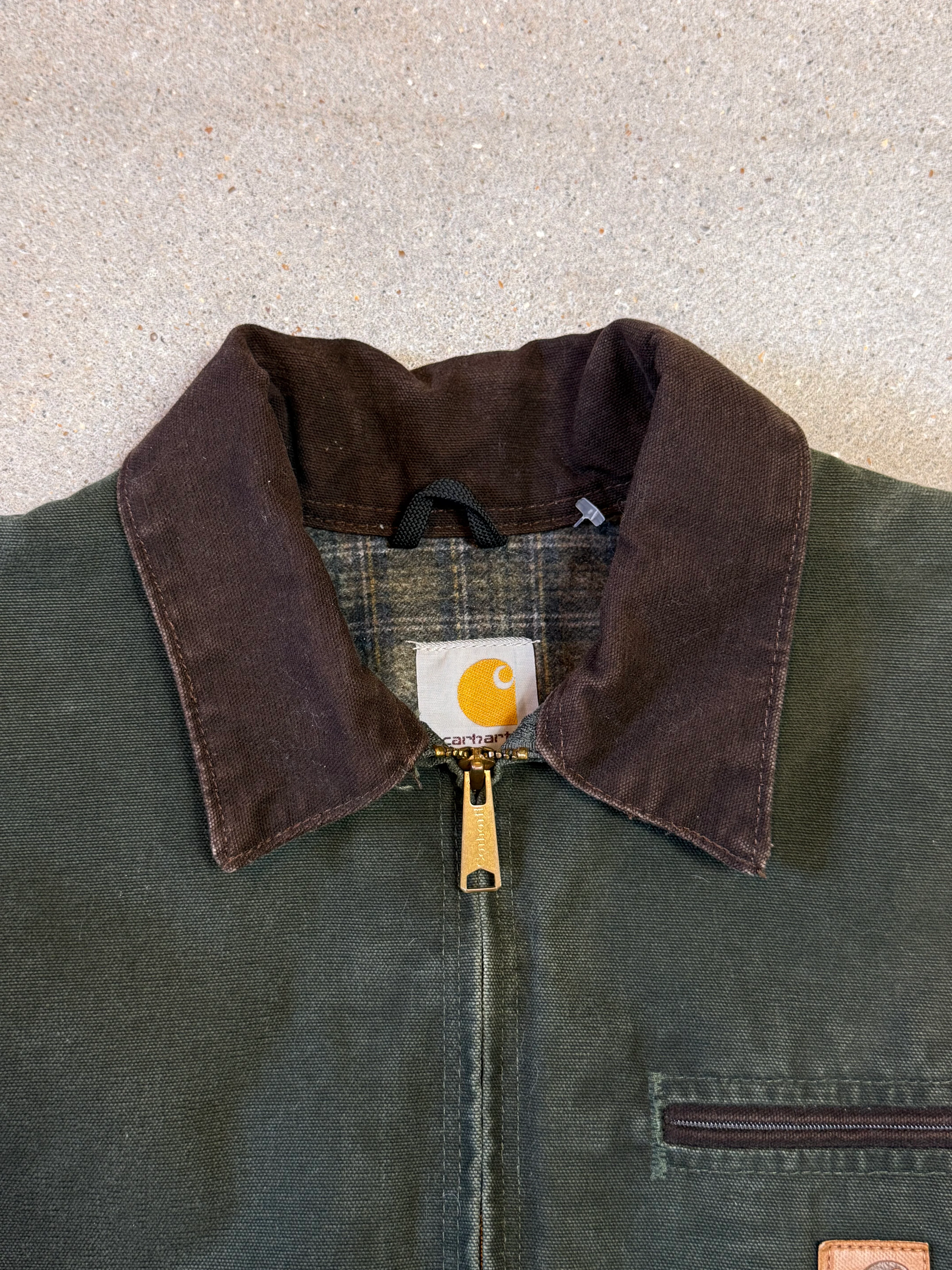 Rare 1990s Carhartt Detroit Jacket J97 MOS faded forest green / brown contrast collar (size L) (size Large regular)