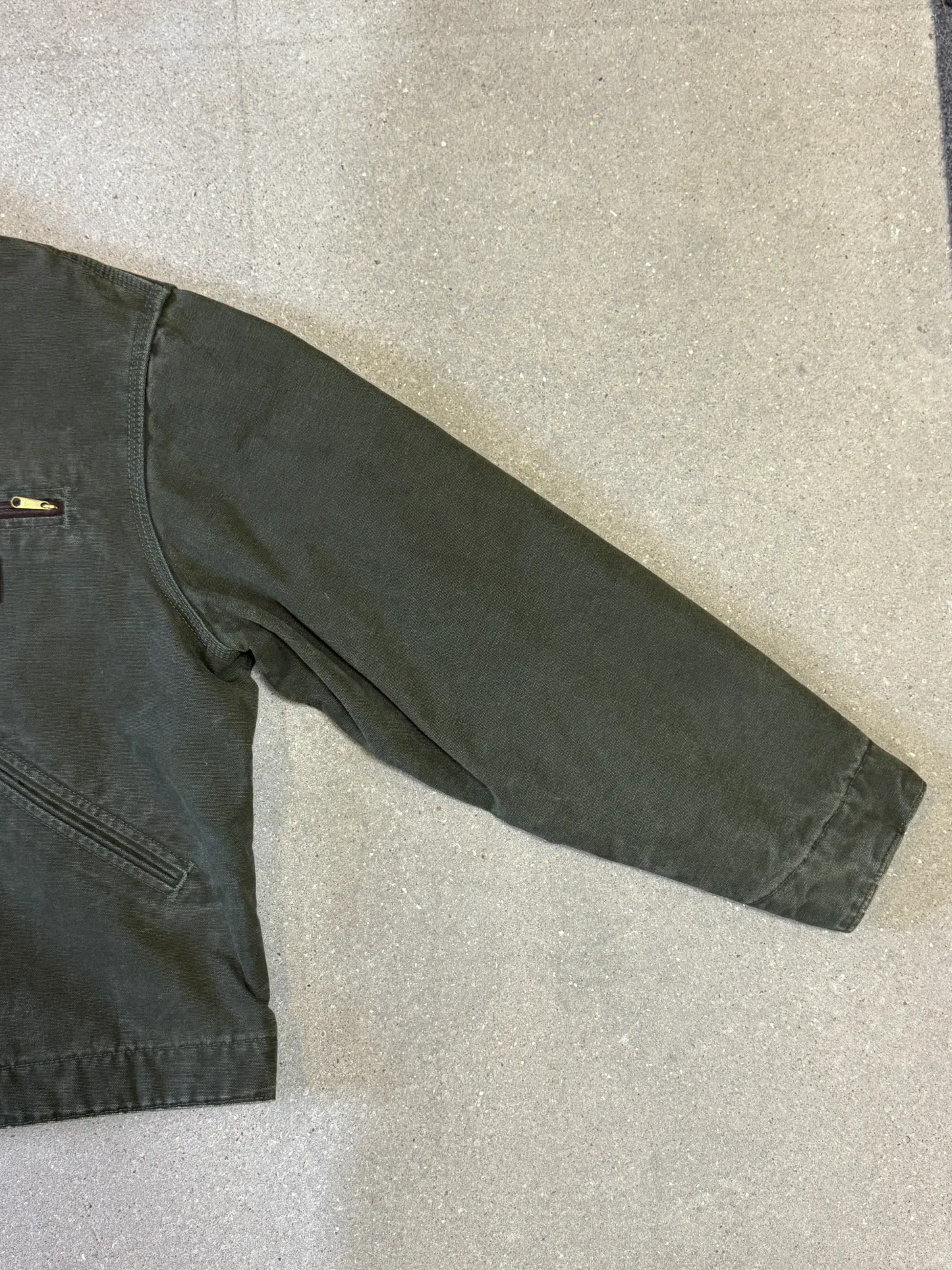 Rare 1990s Carhartt Detroit Jacket J97 MOS faded forest green / brown contrast collar (size L) (size Large regular)