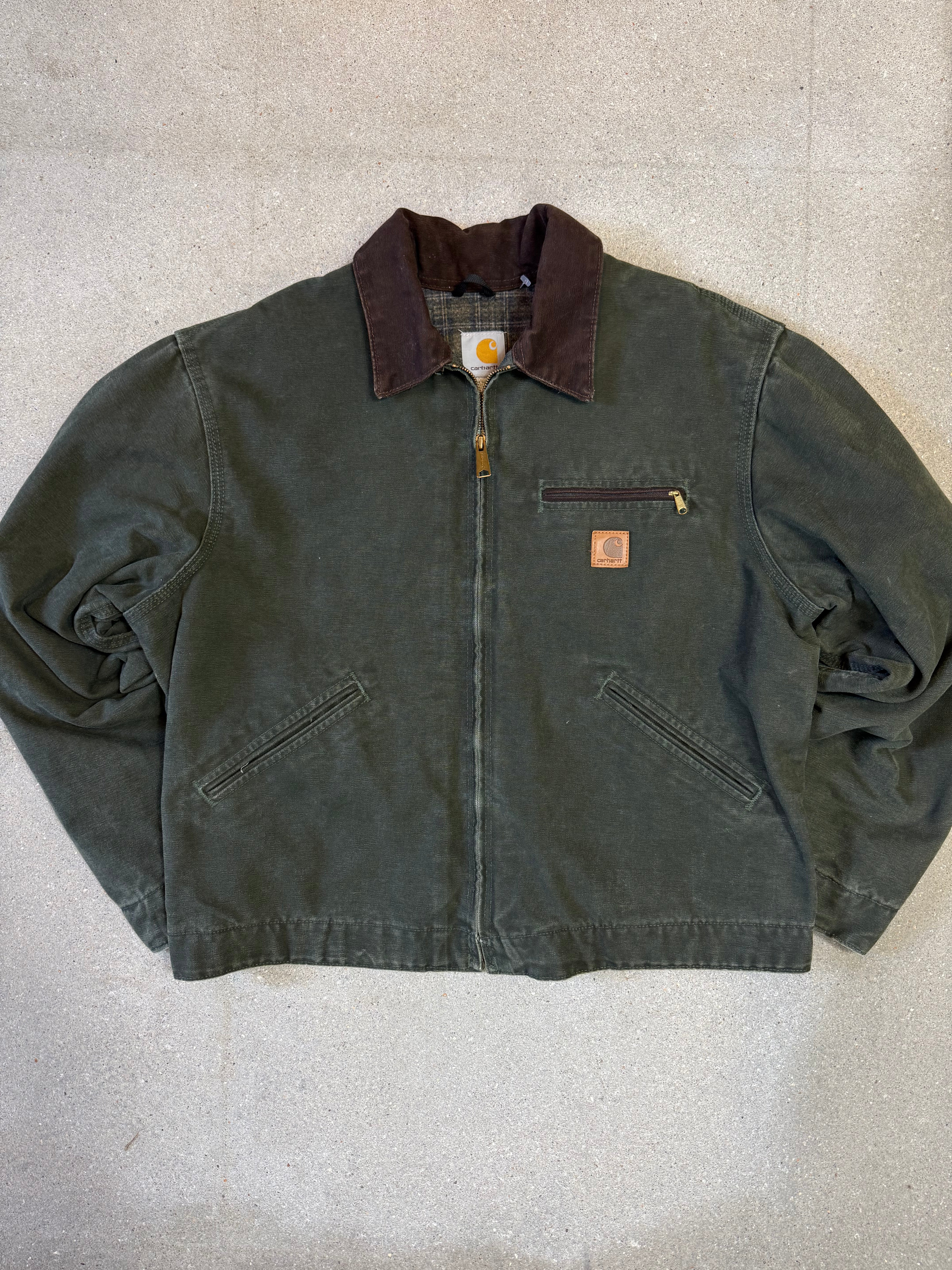 Rare 1990s Carhartt Detroit Jacket J97 MOS faded forest green / brown contrast collar (size L) (size Large regular)